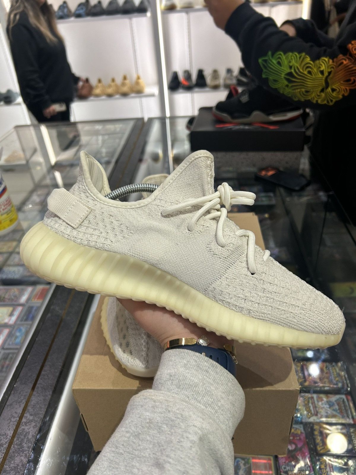 Yeezy Yeezy 350 V2 Bone Size US 10.5 / EU 43-44 - 4 Thumbnail