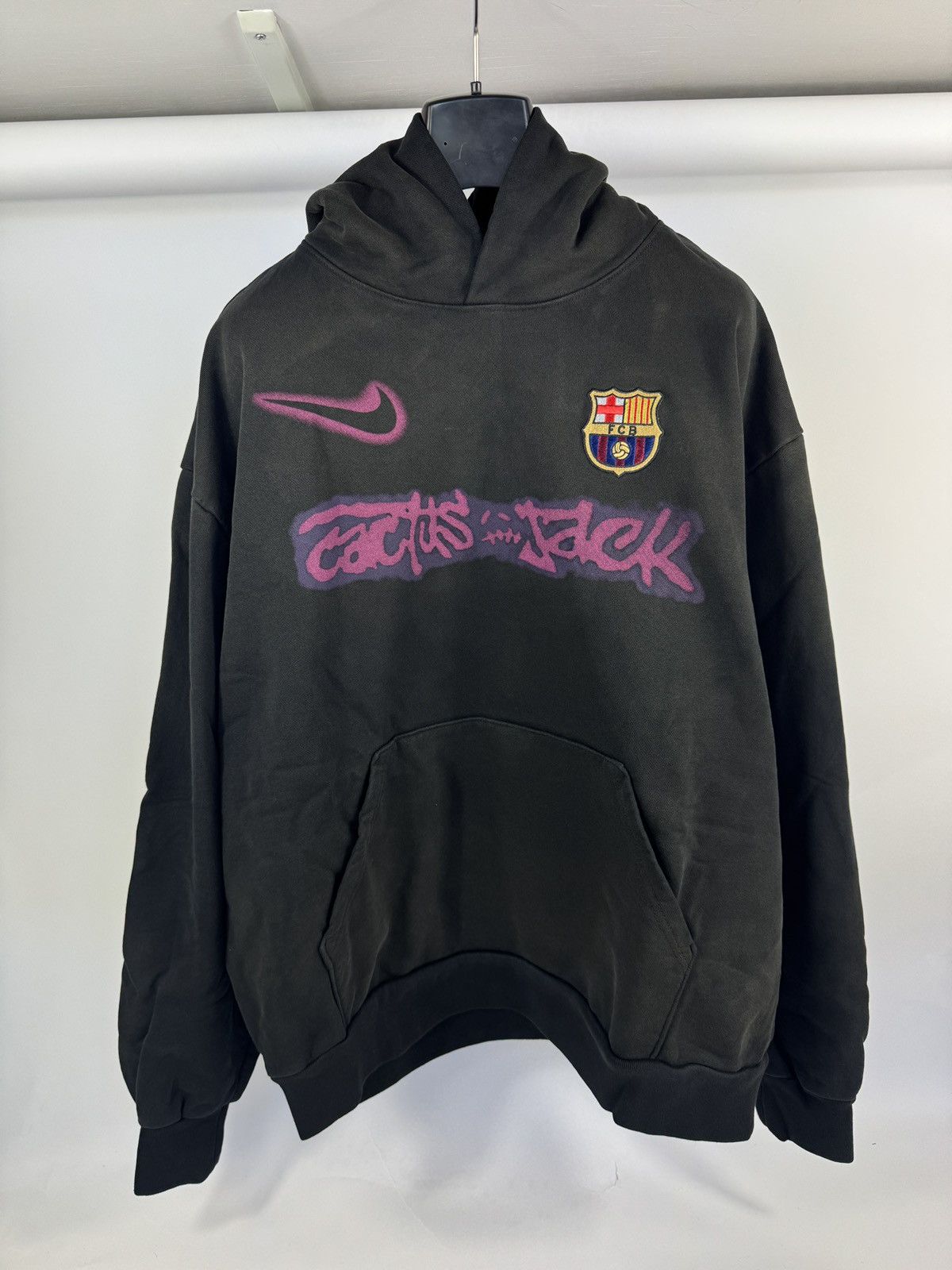 トップス cactus jack NIKE Barcelona Logo Hoodie Travis Scott Cactus Jack x Nike X FC Barcelona Spray Logo Hoodie