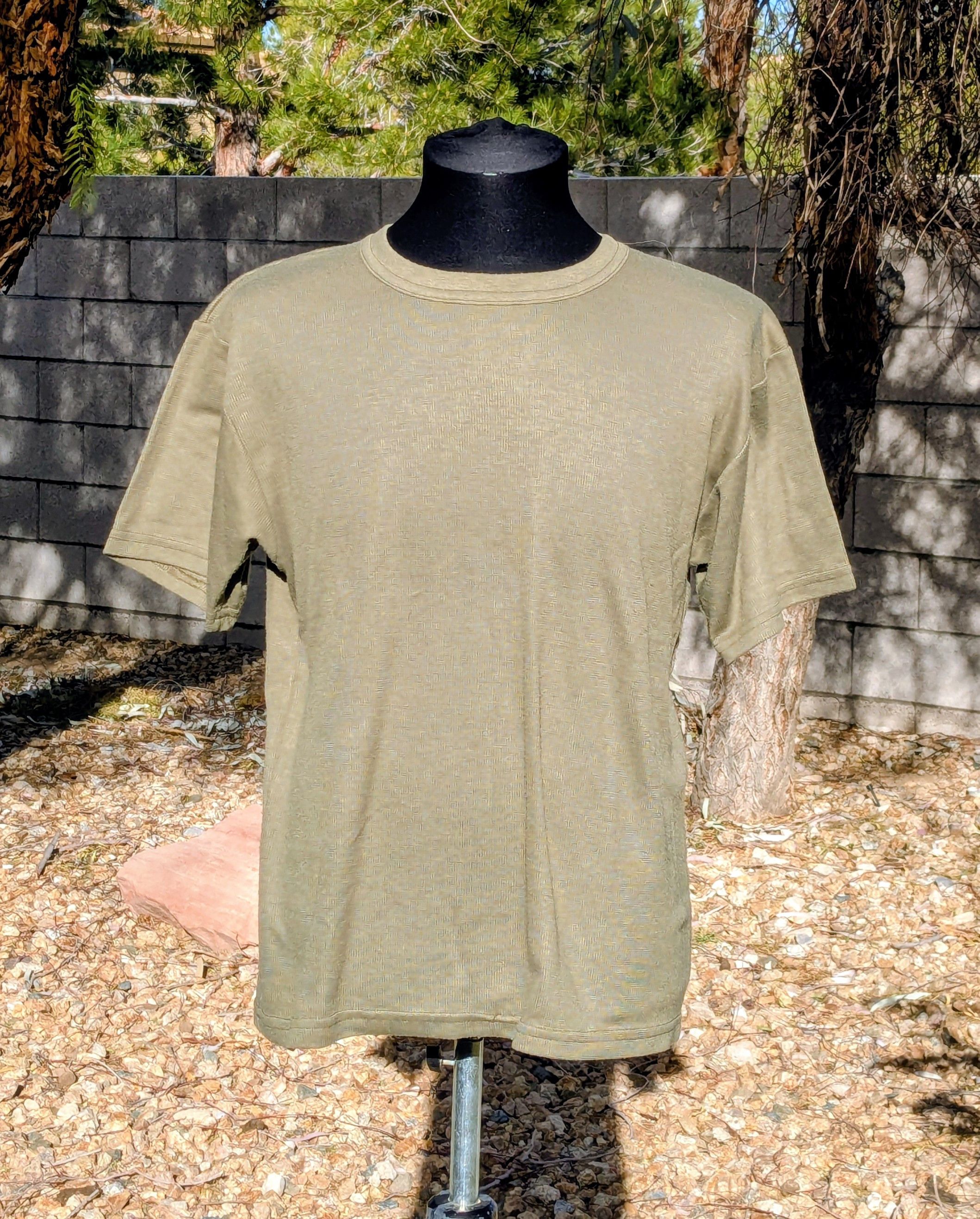 L.L. Bean Vintage L.L. Bean Poly/Nylon Olive Short Sleeve T-Shirt Size US M / EU 48-50 / 2 - 1 Thumbnail