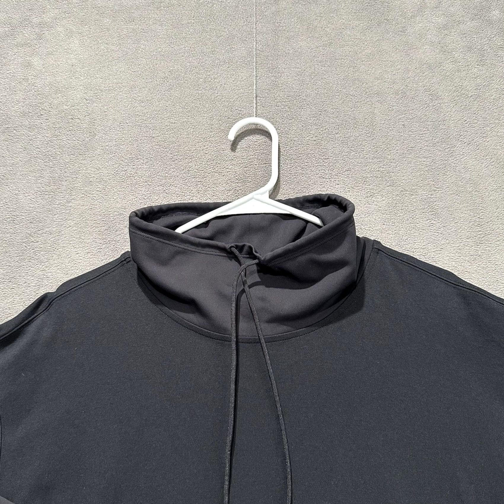 Athleta Athleta Sweatshirt Womens Small Black Mock Neck Pullover Stretch Casual Size S / US 4 / IT 40 - 3 Thumbnail