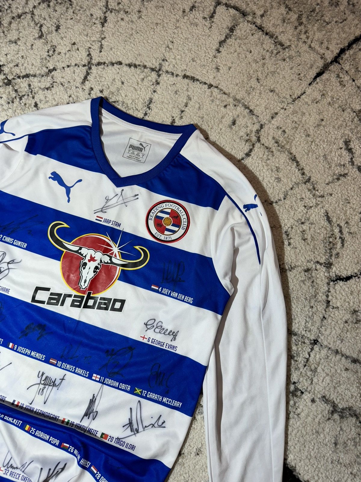 Puma × Vintage Reading 2016/17 Puma Jersey All Team Autographs Blokcore S Size US S / EU 44-46 / 1 - 2 Thumbnail