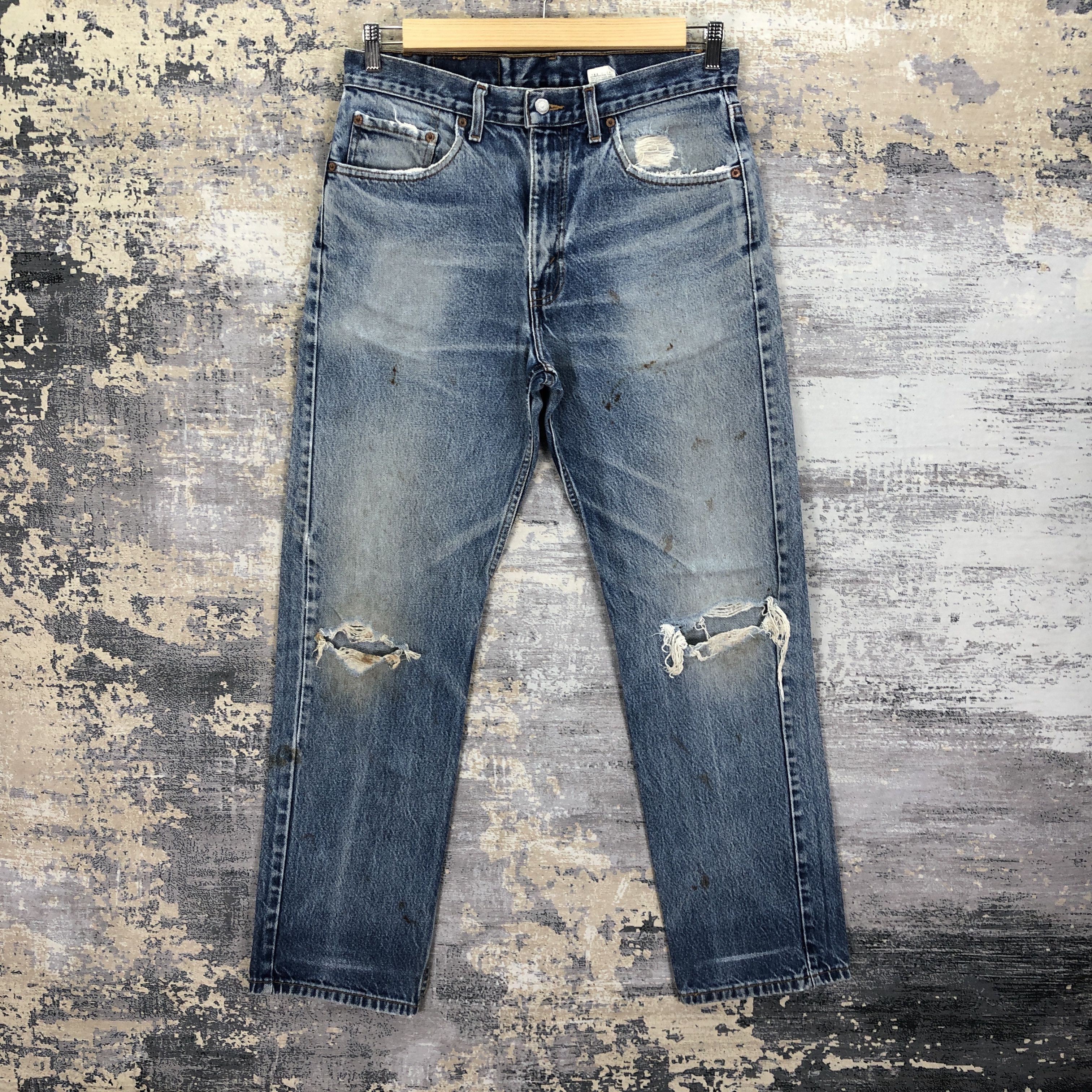 Levi's Vintage Distressed Levis 505 Jeans Levi's Stonewash Denim Size US 32 / EU 48 - 1 Thumbnail