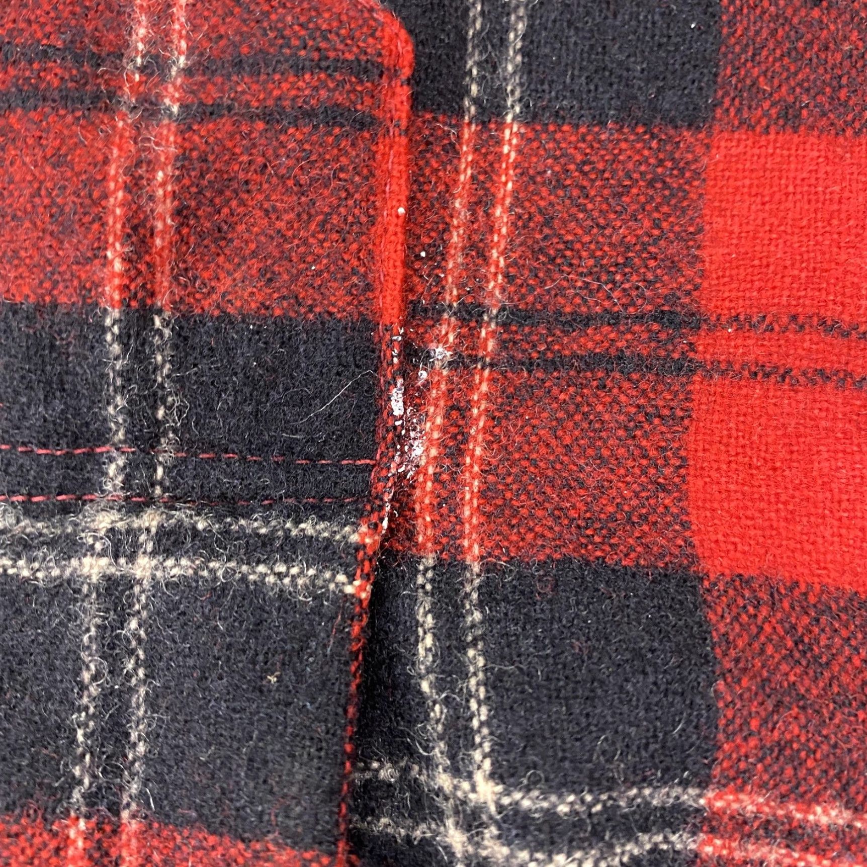 Pendleton VINTAGE Pendleton Shirt Wool Flannel Long Sleeve Plaid Red Medium 60s Mens Size US M / EU 48-50 / 2 - 5 Thumbnail