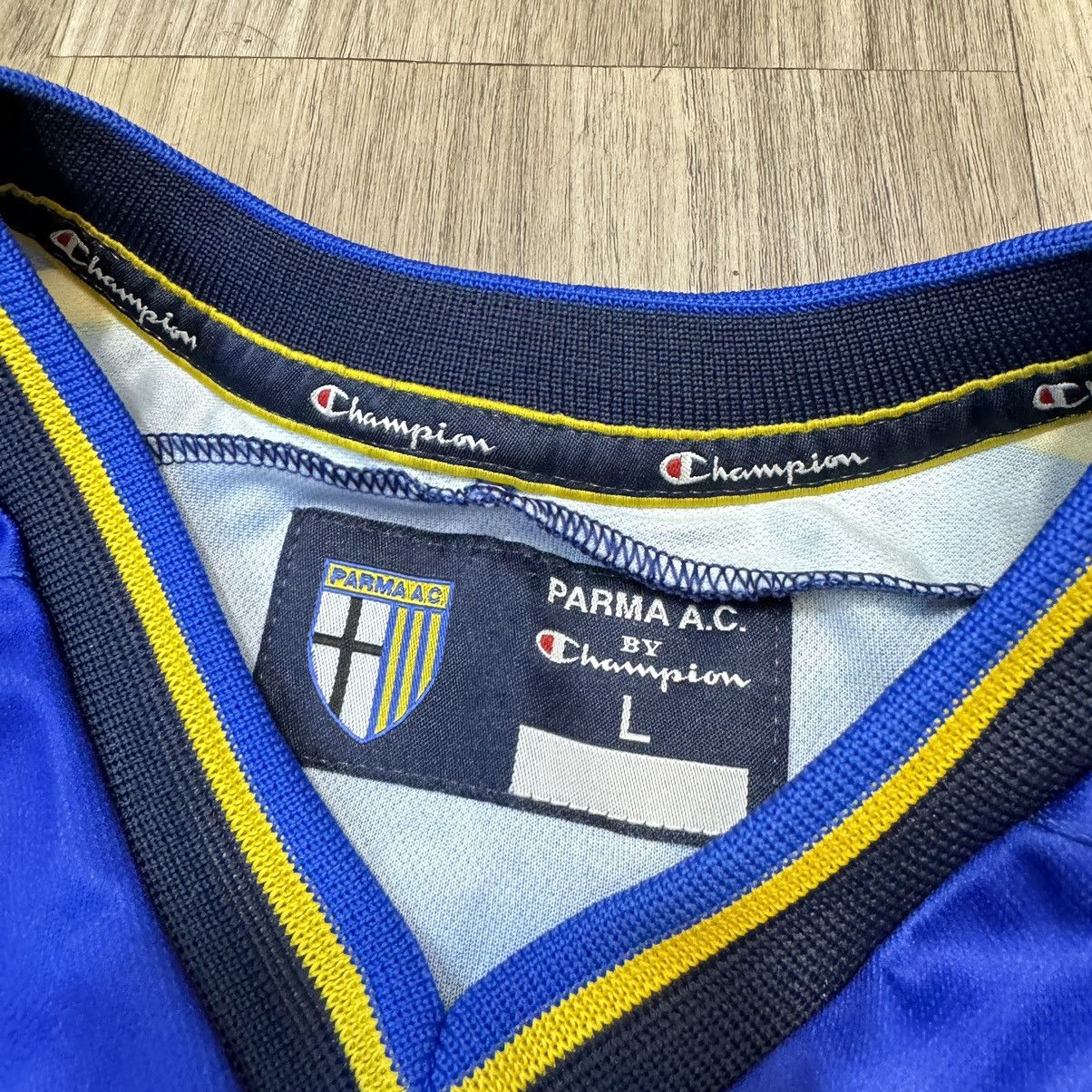 Champion Parma 02/03 home shirt #10 Nakata Size US L / EU 52-54 / 3 - 8 Thumbnail