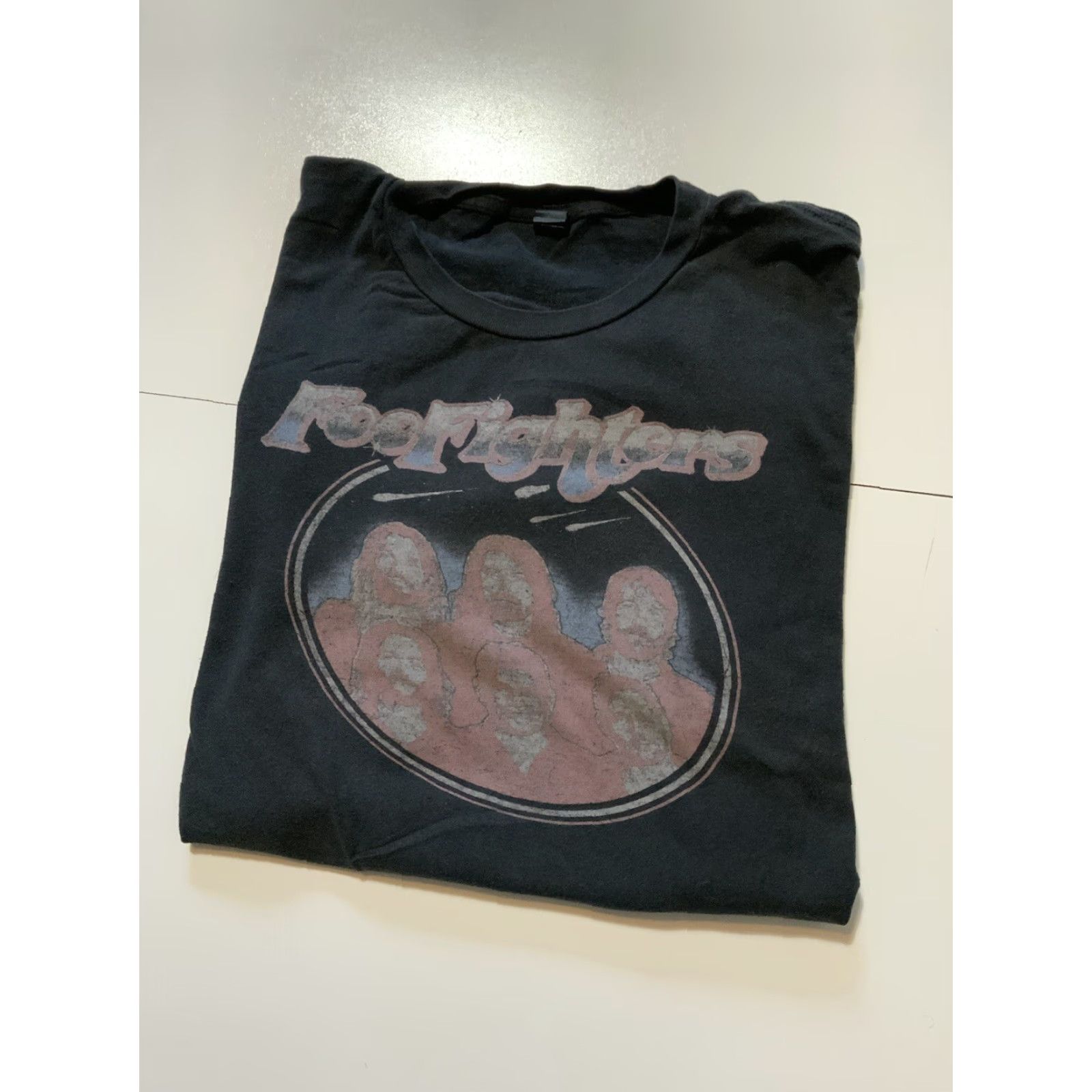 Tultex VINTAGE Foo Fighters Concrete & Gold 2018 World Tour Rock Band Merch S/S Crew T-Shirt LG Men Black Crew Neck Short Sleeve Tee Size US L / EU 52-54 / 3 - 2 Thumbnail