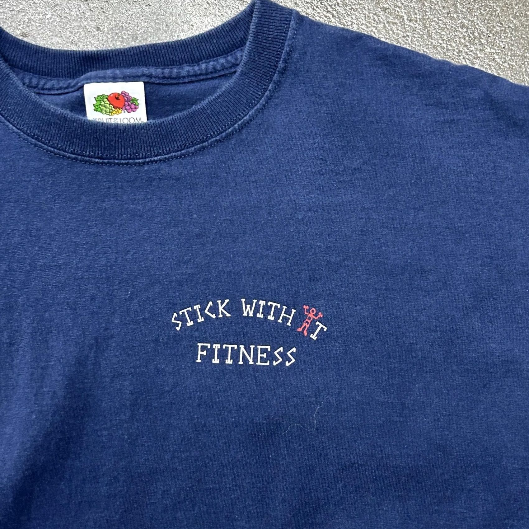 Fruit Of The Loom VINTAGE Stick With It Fitness Shirt Mens XL Blue 2003 Football Hampton 2000s Size US XL / EU 56 / 4 - 2 Thumbnail