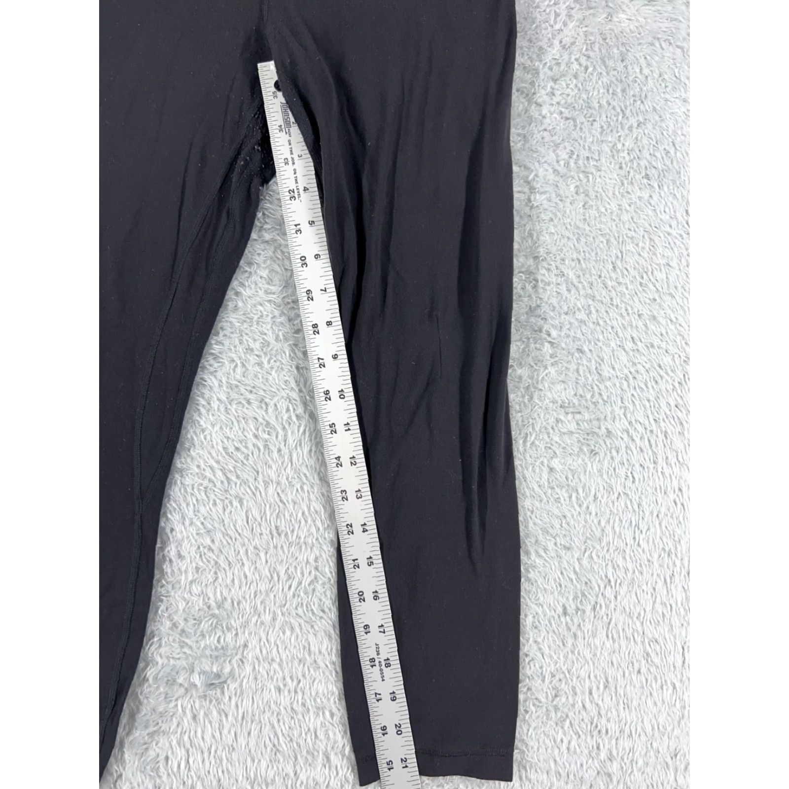 Lululemon Lululemon Pants Womens 6 Black Align Crop 21" ISSUES READ Size 28" / US 6 / IT 42 - 5 Thumbnail