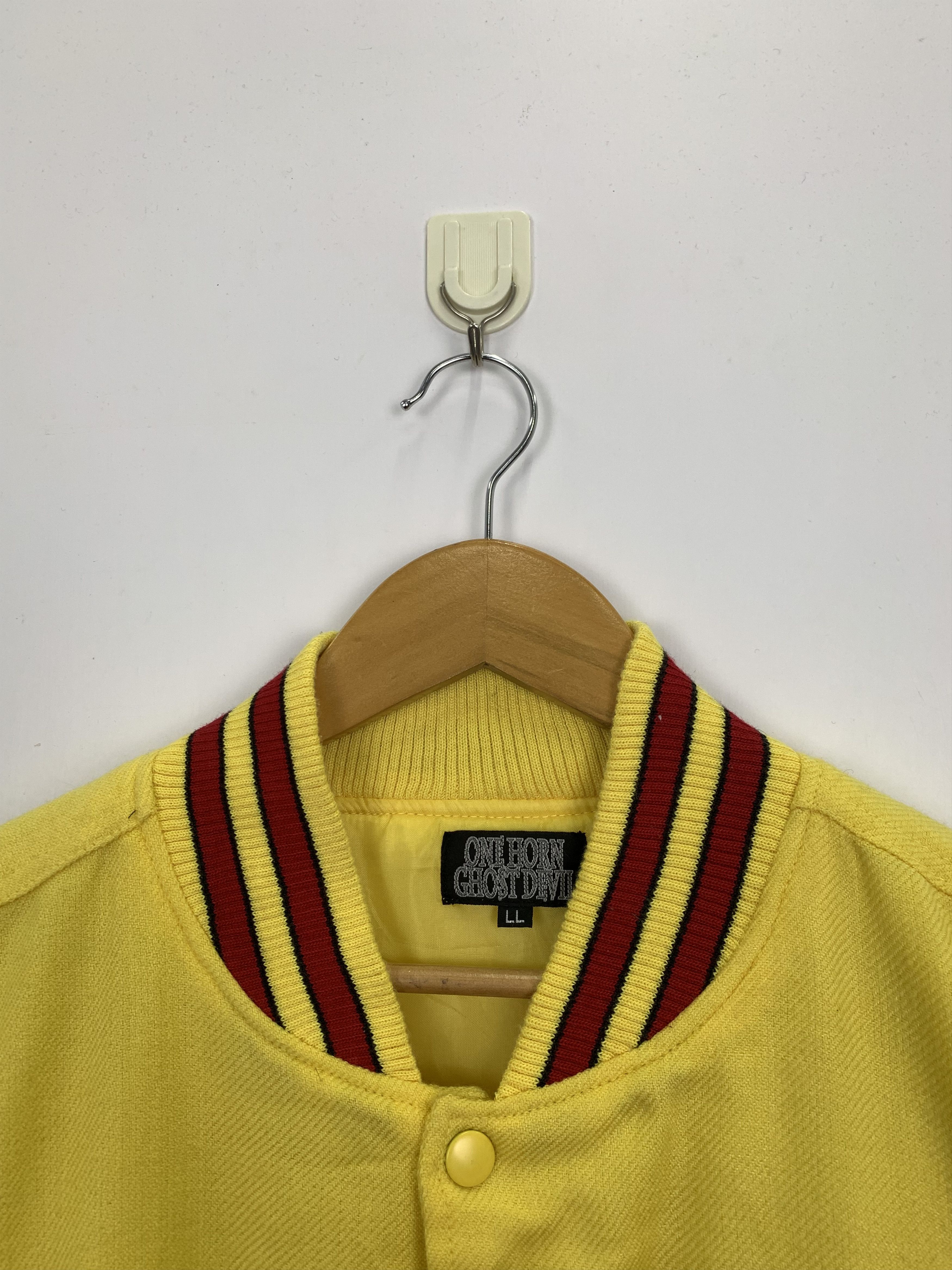 Vintage Vintage 90s Ghost Devil Leather Varsity Jacket Yellow V0465 Size US L / EU 52-54 / 3 - 9 Thumbnail