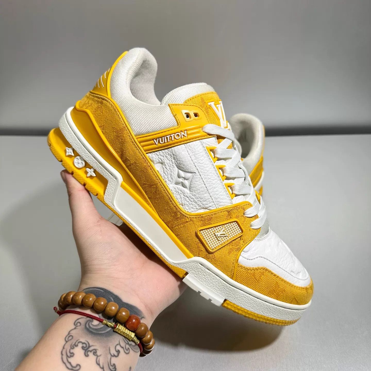 Louis Vuitton Louis Vuitton Trainer White/Yellow Denim 8/42 Mint Size US 9 / EU 42 - 8 Thumbnail