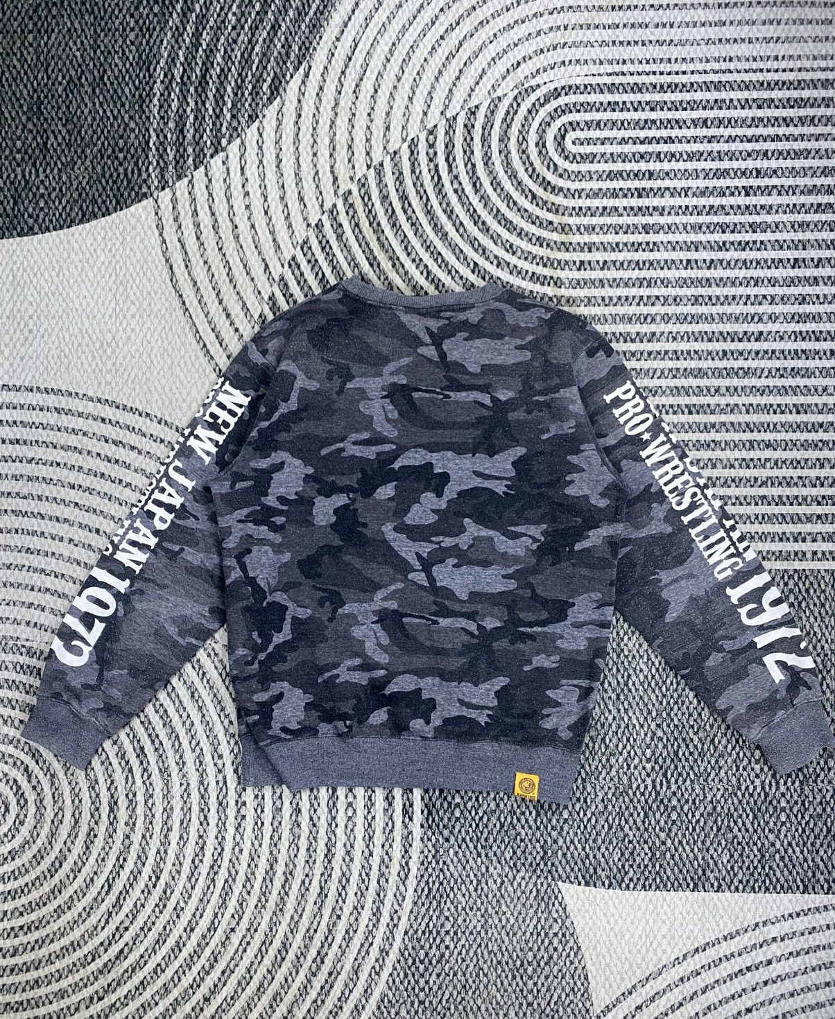 Japanese Brand Vtg NJPW 1972 Wrestling King Of Sport Camouflage Sweatshirt Size US M / EU 48-50 / 2 - 2 Thumbnail