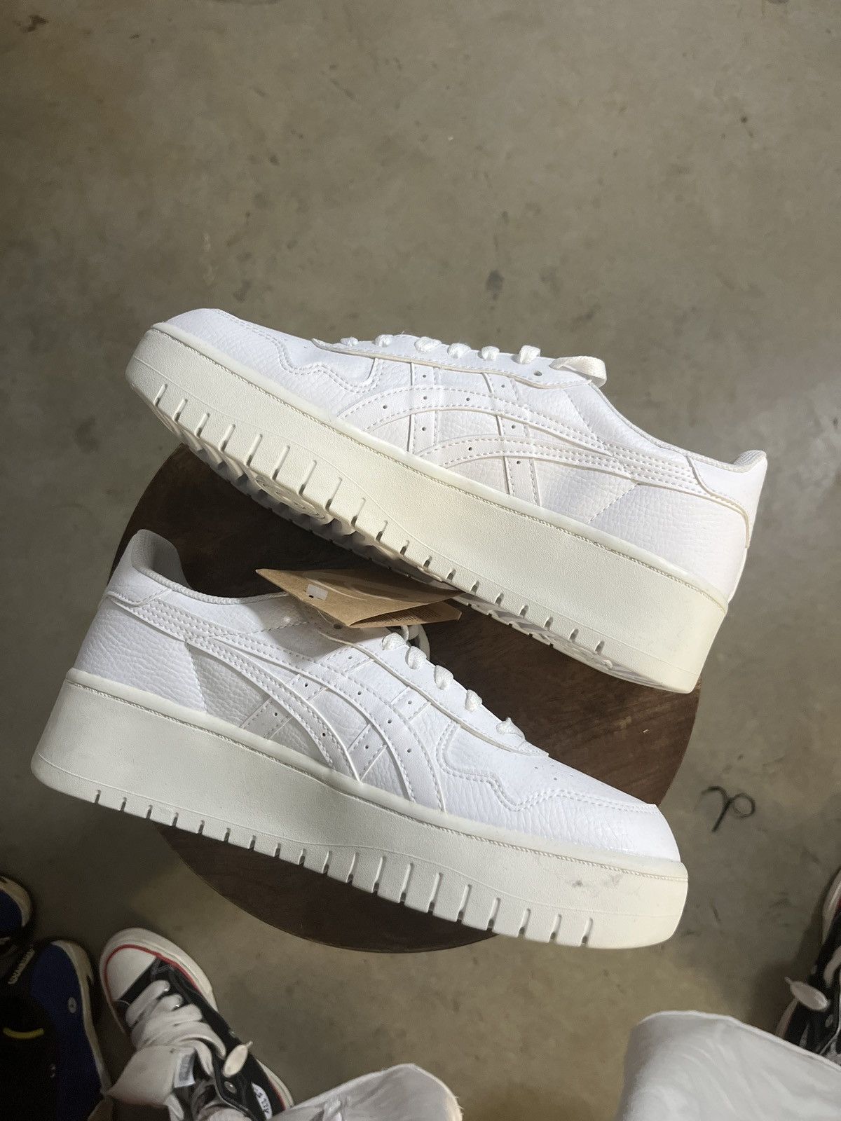 Asics white asics Size US 10 / EU 43 - 6 Thumbnail