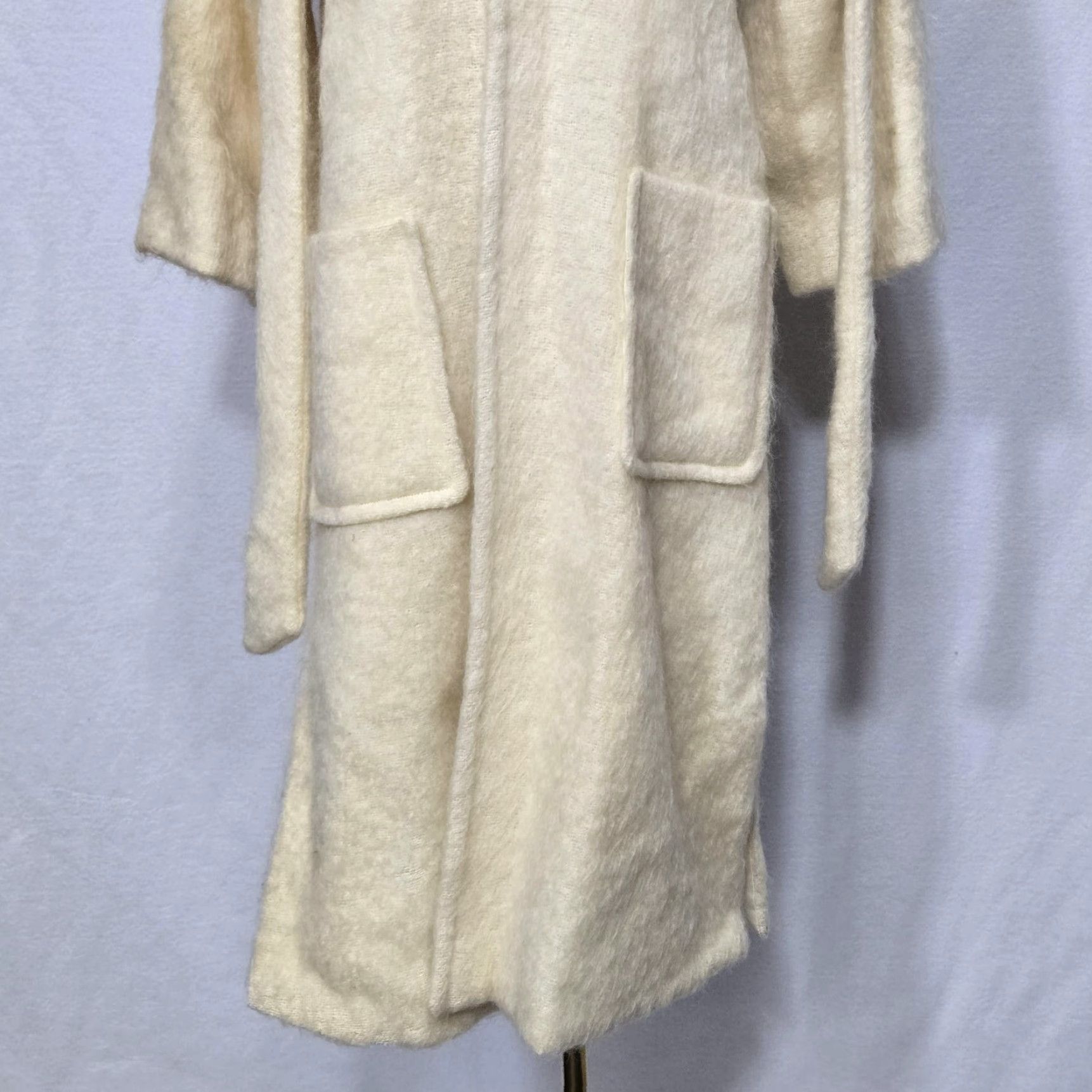 Vintage Emily Wetherby Coat Womens Medium Ivory Fuzzy Boucle Lined Pockets Belted Mid-Length Size M / US 6-8 / IT 42-44 - 3 Thumbnail