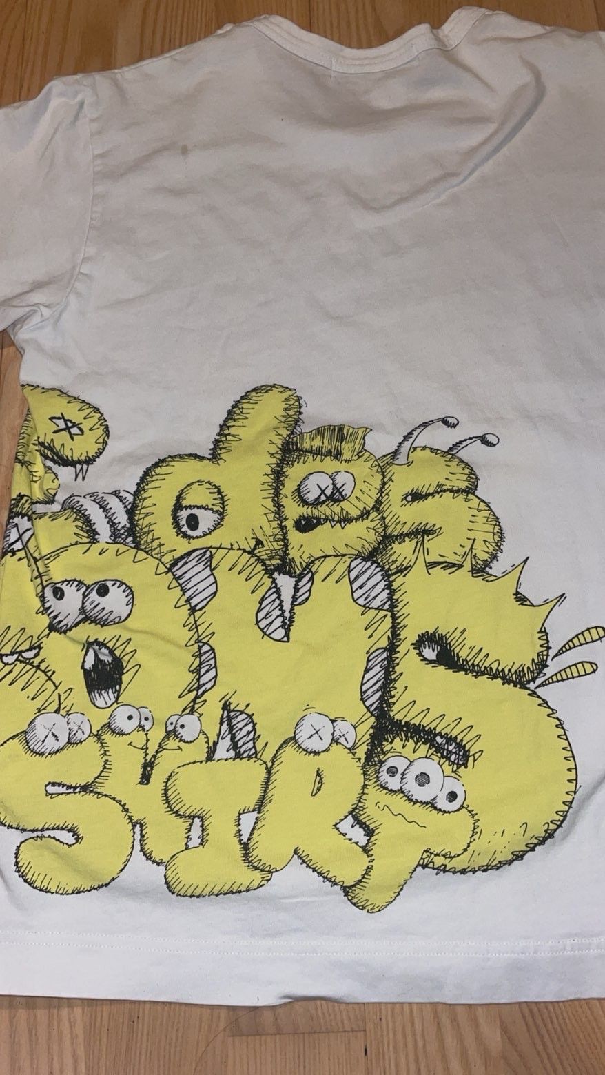 Comme des Garcons comme des garcons kaws tshirt Size US S / EU 44-46 / 1 - 4 Thumbnail