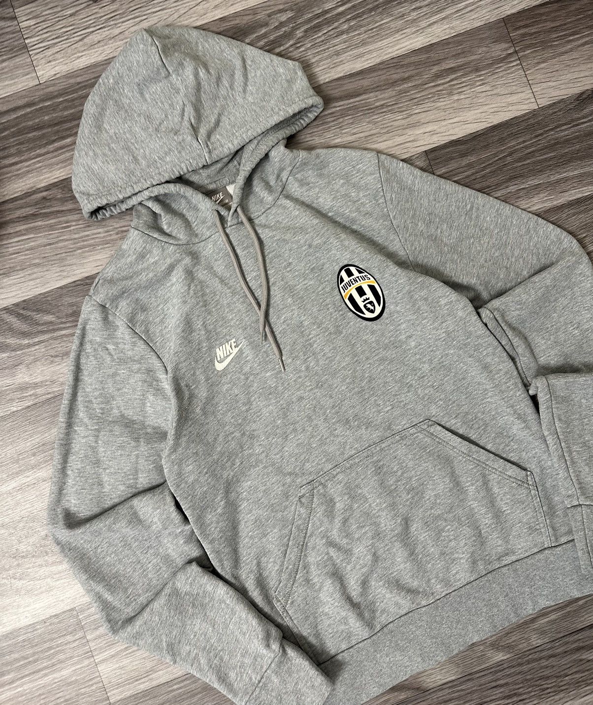Vintage Vintage Nike Juventus Hoodie Small Swoosh Jersey 00s Size US S / EU 44-46 / 1 - 3 Thumbnail