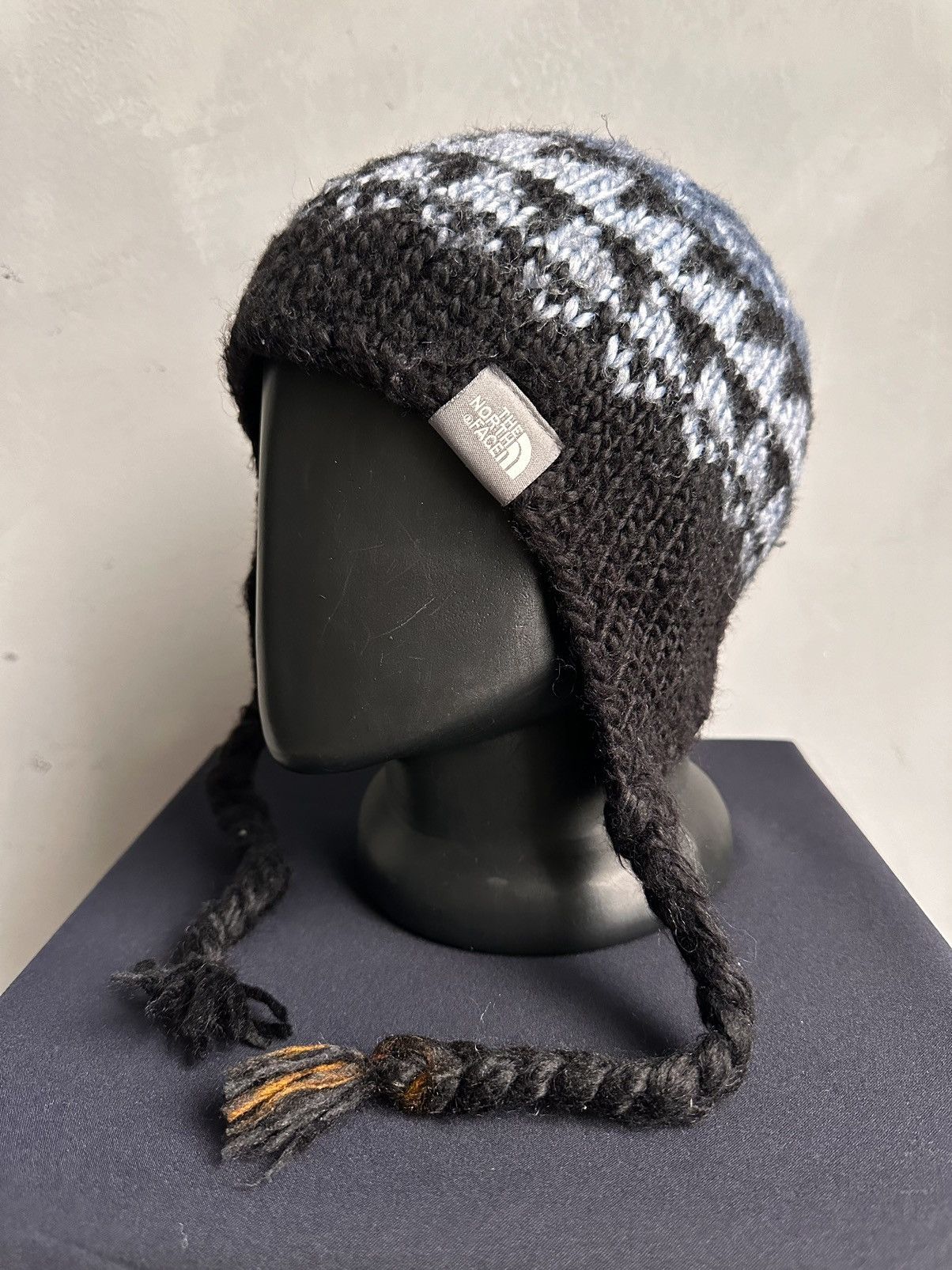 The North Face Wow 😻 White Beanie TNF Y2K Streetwear Outdoor Arcteryx Size 26 - 1 Thumbnail