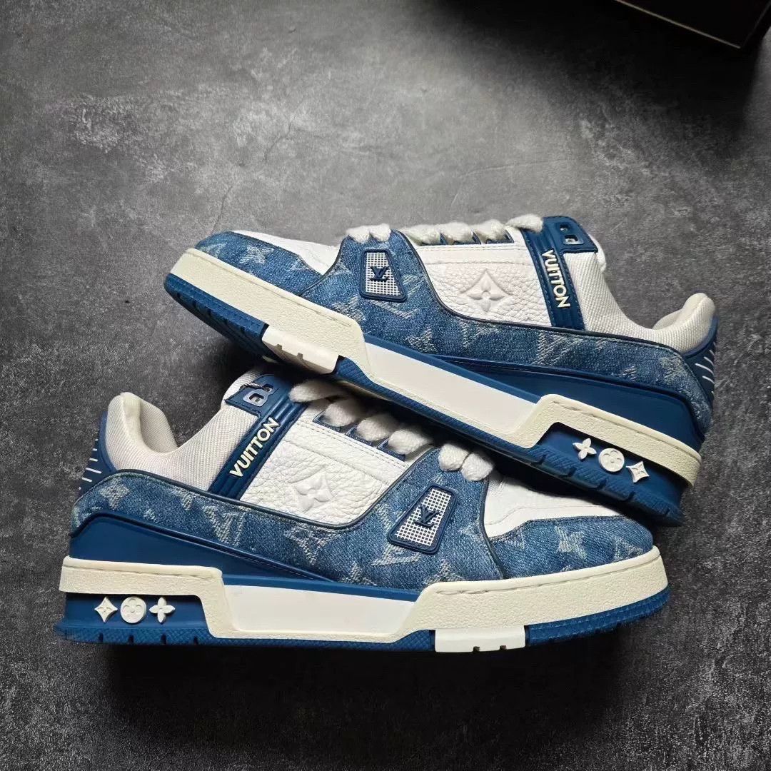 Louis Vuitton Louis Vuitton Training Blue Lowtop Sneakers 40 Men Size US 7.5 / EU 40-41 - 1 Thumbnail
