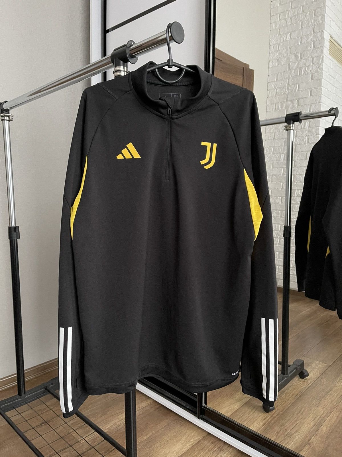 Adidas 2023/2024 Adidas Juventus Soccer Jersey Pullover Sweatshirt Size US L / EU 52-54 / 3 - 3 Thumbnail
