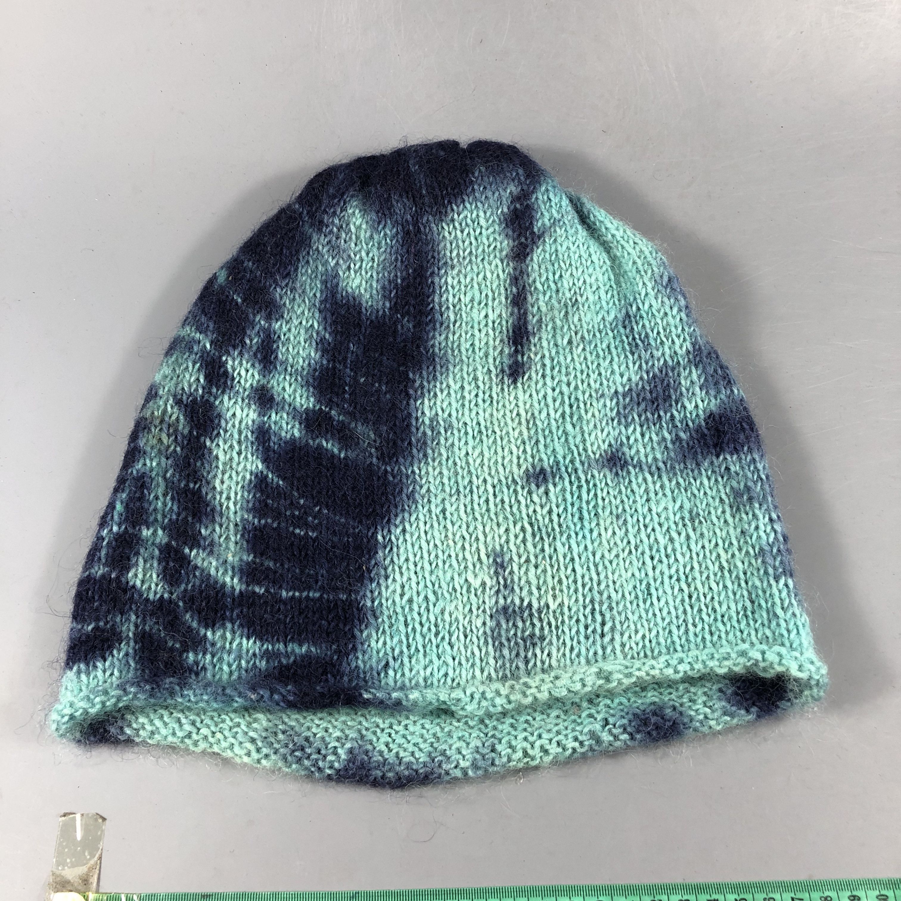 Vintage Hand-Knit Blue/Green Abstract Slouchy Beanie B956 Size ONE SIZE - 4 Thumbnail