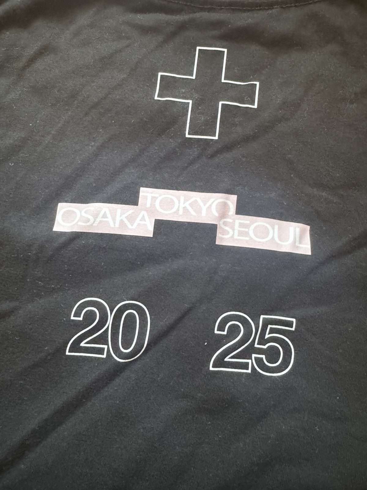 Band Tees 2HOLLIS ASIA TOUR MERCH Size US M / EU 48-50 / 2 - 6 Thumbnail