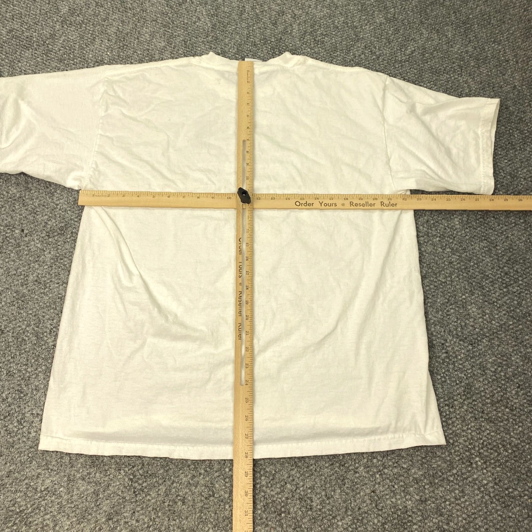 Gildan VINTAGE Hersheys Chocolate World Shirt Mens XL White Y2K Size US XL / EU 56 / 4 - 7 Thumbnail