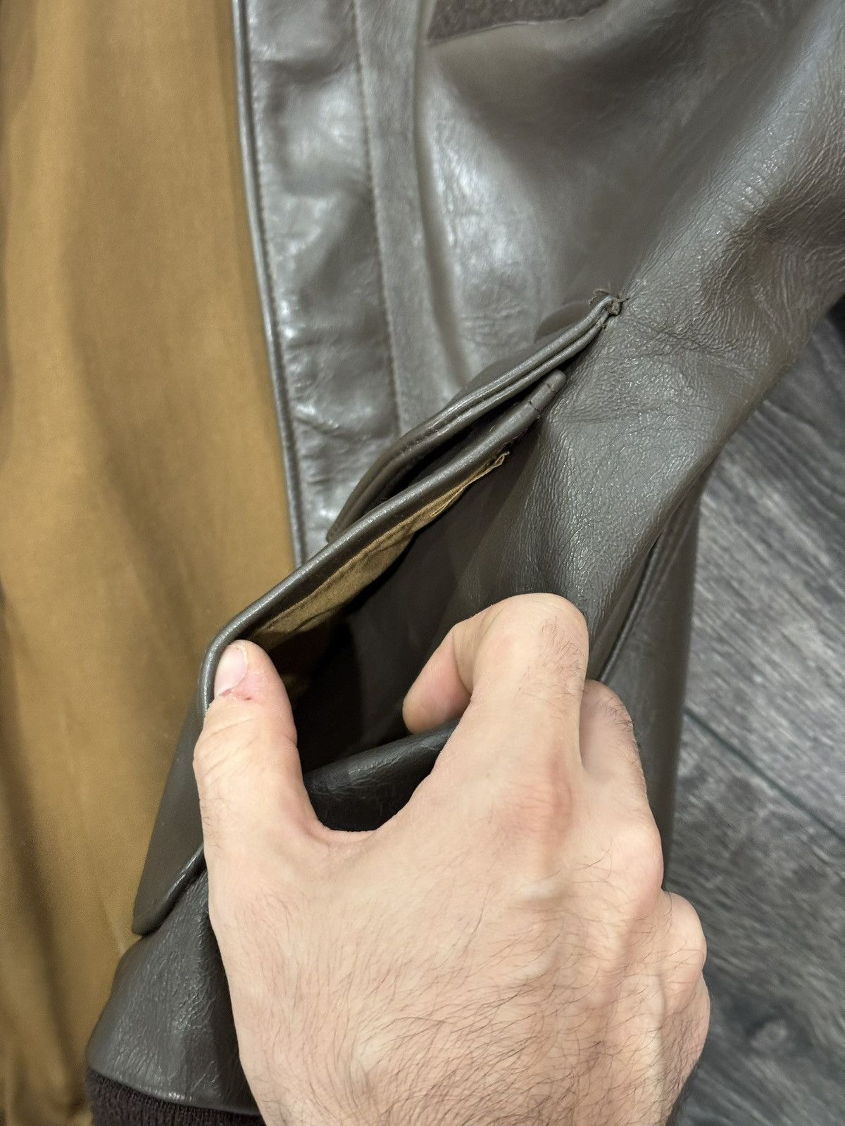 Cockpit USA Horsehide leather jacket Cockpit USA A-2 Flight Jacket 2007 Size US XL / EU 56 / 4 - 21 Thumbnail