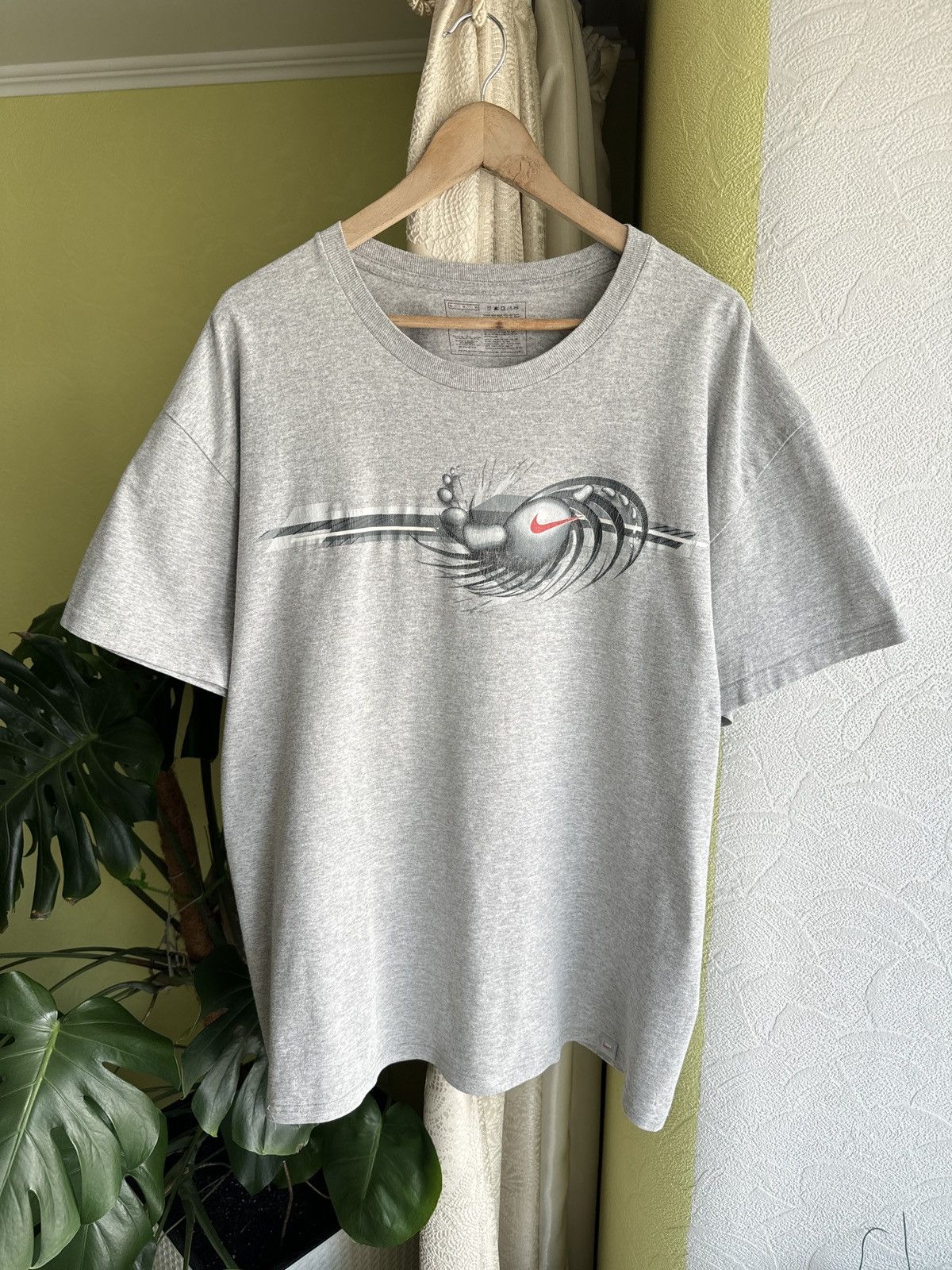 Nike 00s Nike Vintage T-Shirt Big Logo Triball Tee Swoosh Size US XL / EU 56 / 4 - 1 Thumbnail