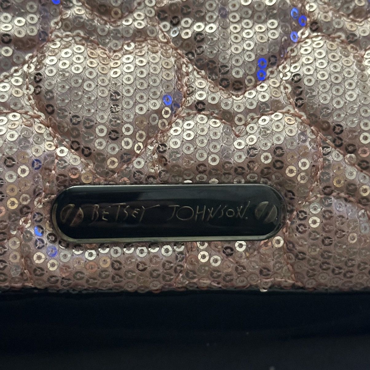 Betsey Johnson Betsey Johnson sequined quilted heart bag Size ONE SIZE - 8 Thumbnail