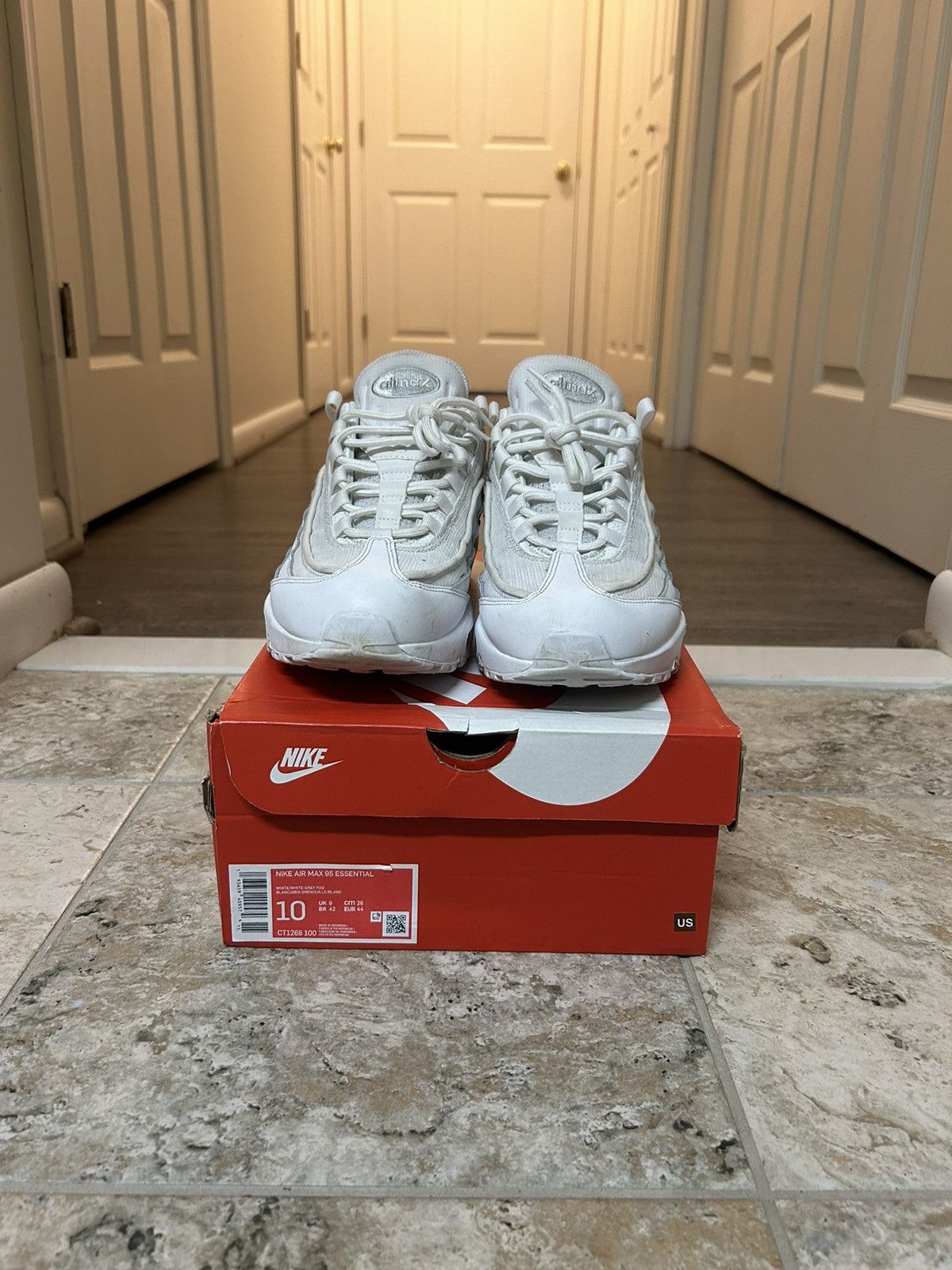 Nike Nike Air Max 95 Essential Size US 10 / EU 43 - 1 Thumbnail