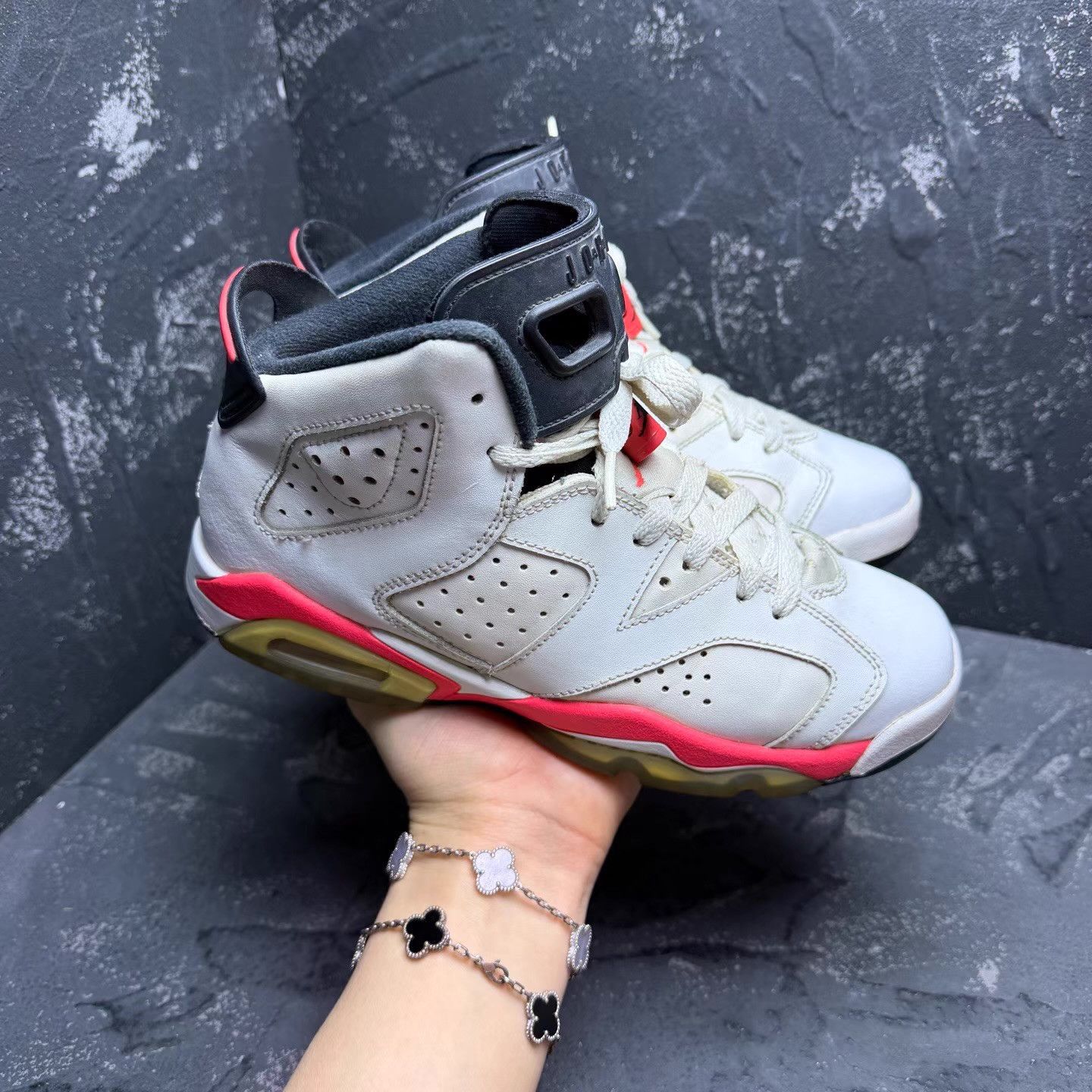 Nike Air Jordan 6 White Red "Sakuragi" Q10 Size US 6.5 / IT 36.5 - 2 Thumbnail