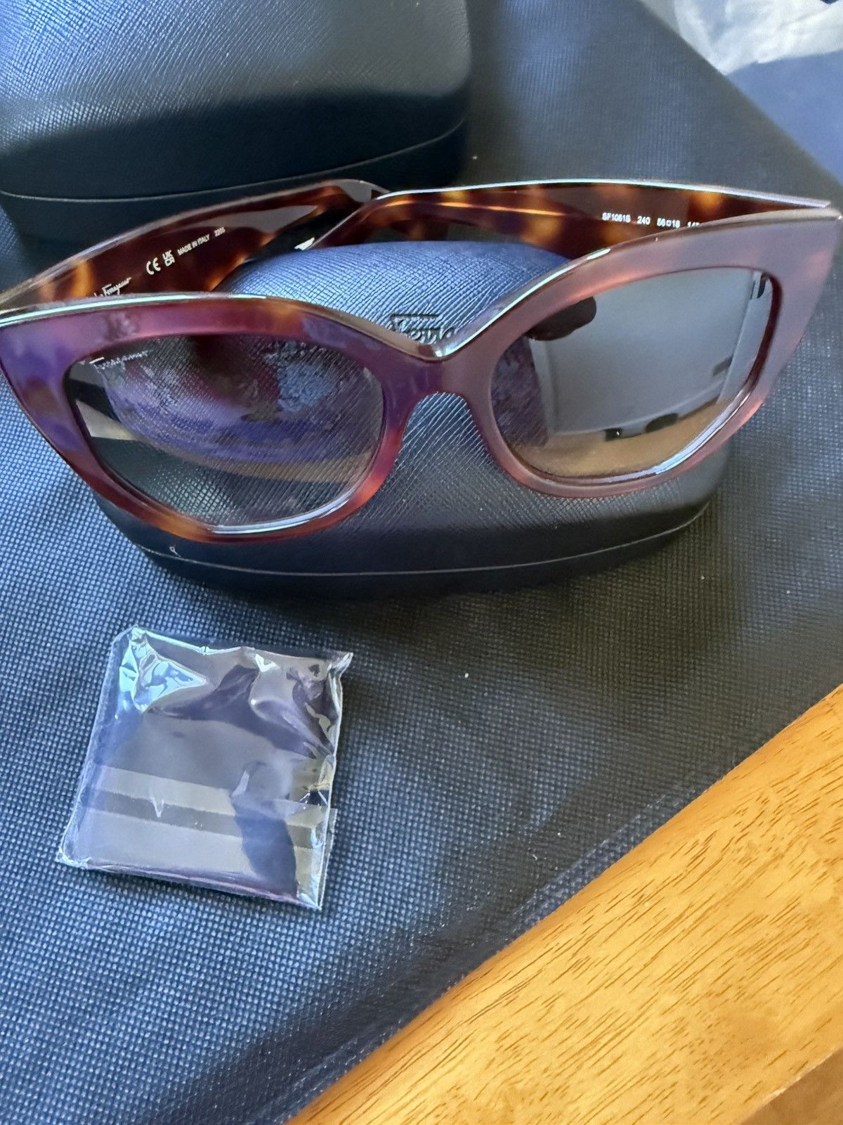 Salvatore Ferragamo Ferragamo Tortoise Cateye Sunglasses Size ONE SIZE - 1 Thumbnail