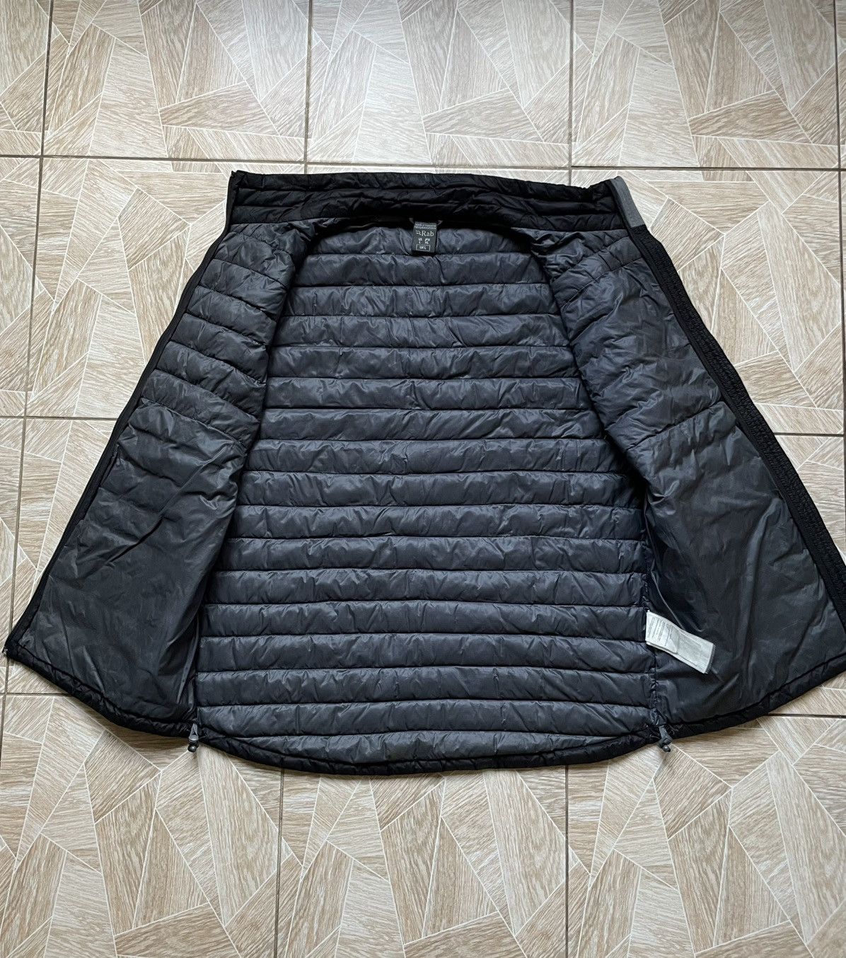 Other Rab Mens Microlight Down Black Puffer Vest Bodywarmer Pertex Size US L / EU 52-54 / 3 - 9 Thumbnail