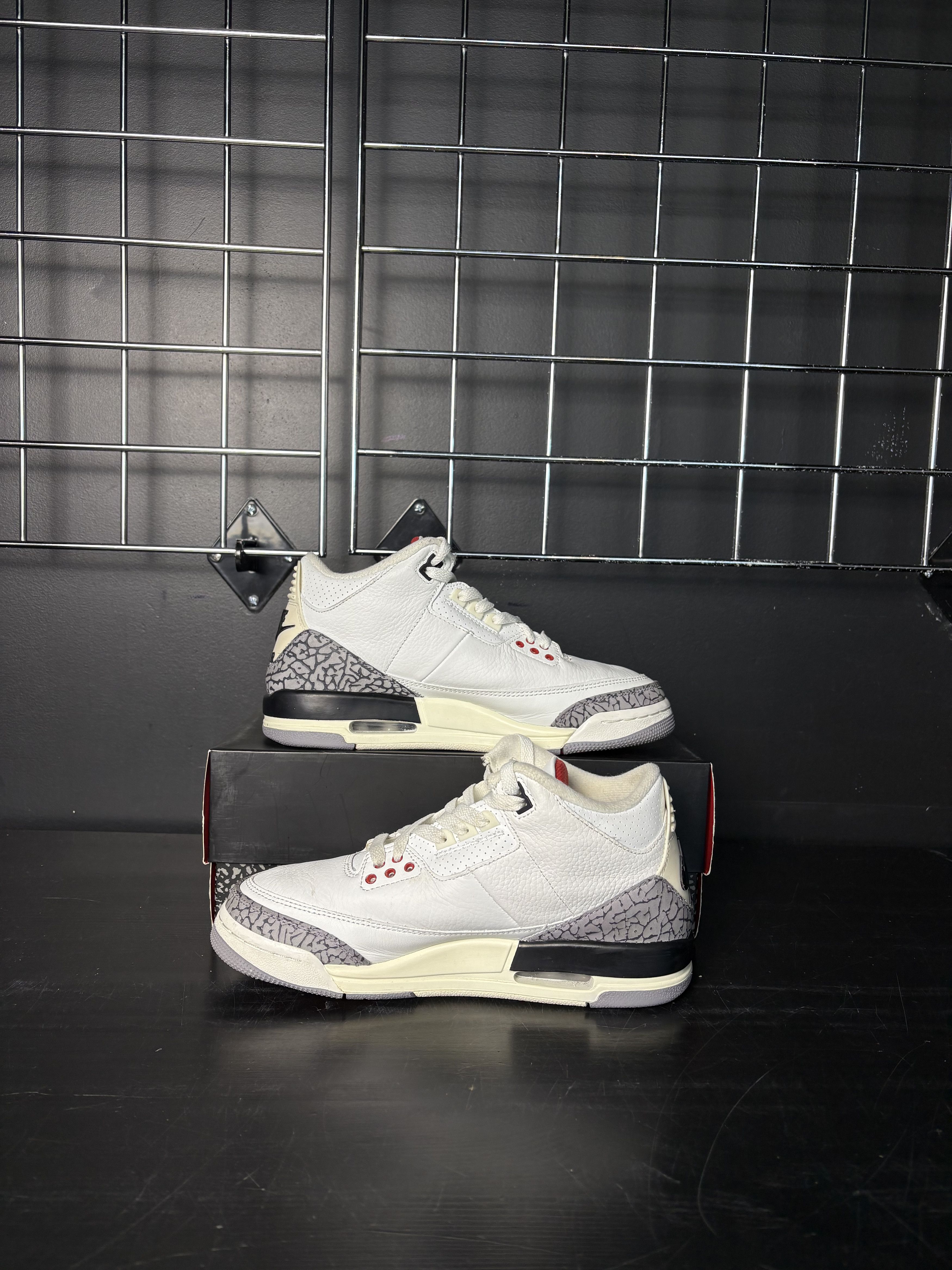 Nike Air Jordan 3 Retro "White Cement Reimagined" (GS) **PRE-OWNED** Size US 7 / EU 40 - 2 Thumbnail
