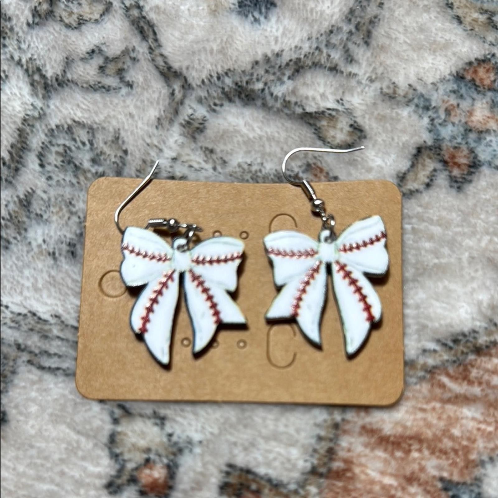 Designer Elegant White and Red Baseball Earrings Size ONE SIZE - 3 Thumbnail