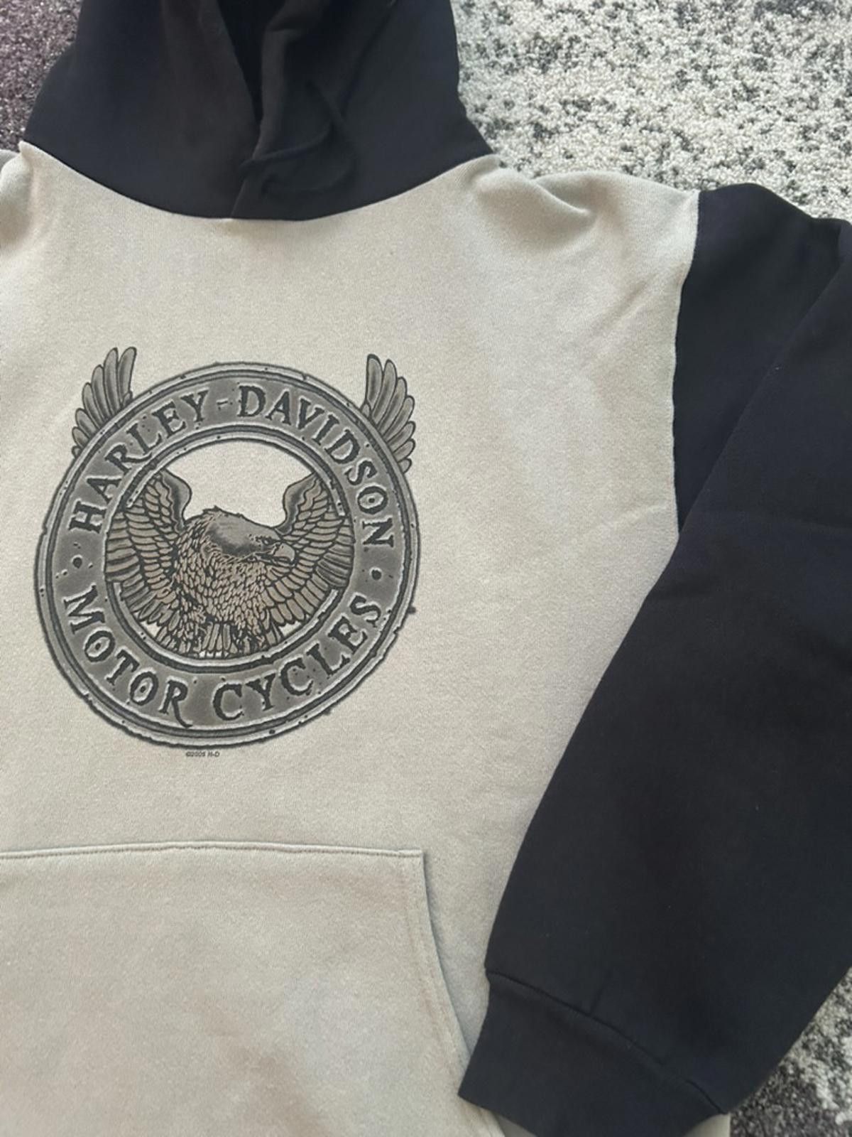 Harley Davidson Harley-Davidson Poole’s Cycle Two-Tone Hoodie – Hamilton, ON Size US L / EU 52-54 / 3 - 4 Thumbnail
