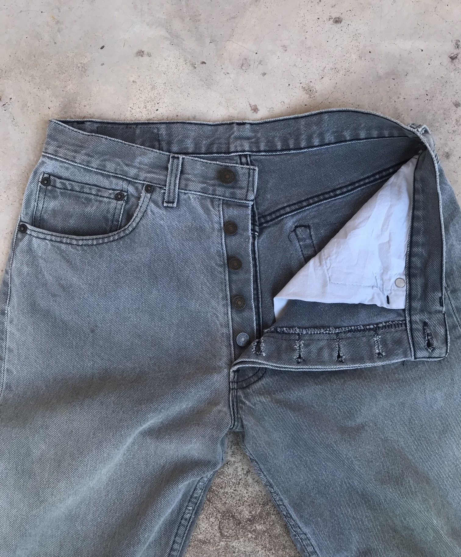 Levi's × Vintage Vintage Levis 501 dirty distressed faded black jean Size US 30 / EU 46 - 11 Thumbnail
