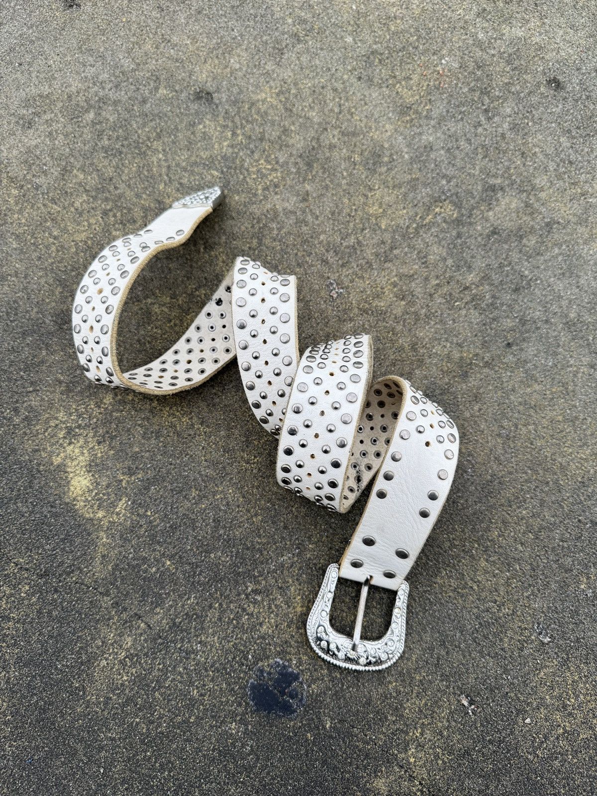 Vintage Studed Laether Belt With One Prong Size ONE SIZE - 3 Thumbnail