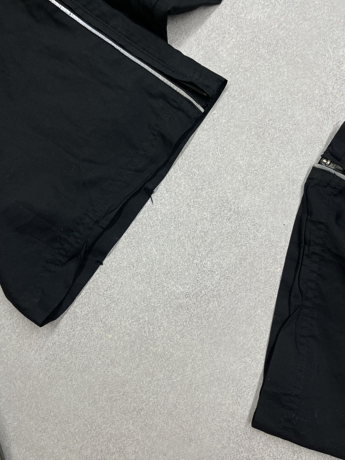 Nike Vintage Women Nike Nylon Sweatpants Black Drill ACG TN Size 34" / US 12 / IT 48 - 8 Thumbnail