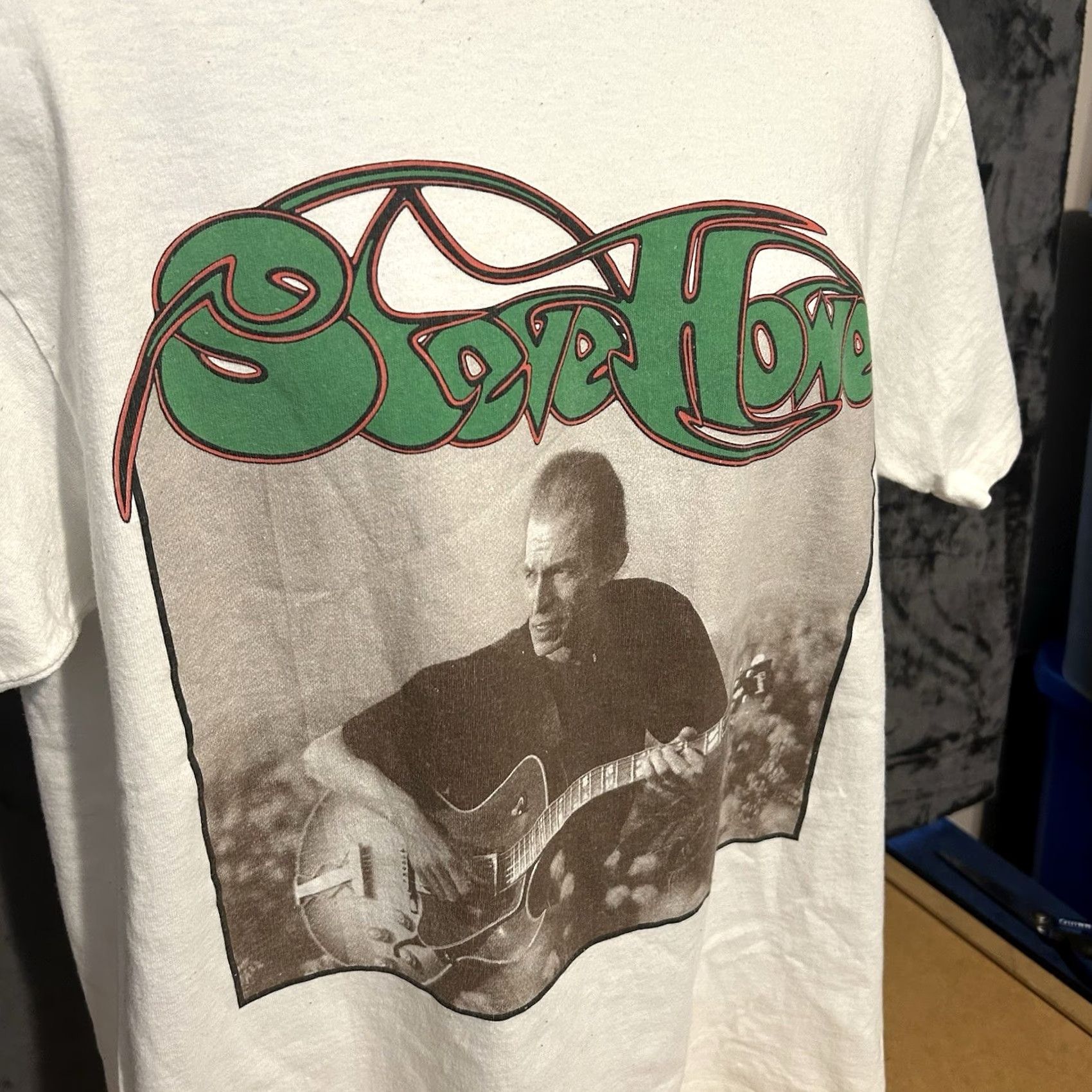 Vintage VINTAGE Steve Howe Shirt Men L White Short Sleeve Logo Graphic Print 2000s Concert Music Steve Howe Mens Size US L / EU 52-54 / 3 - 7 Thumbnail