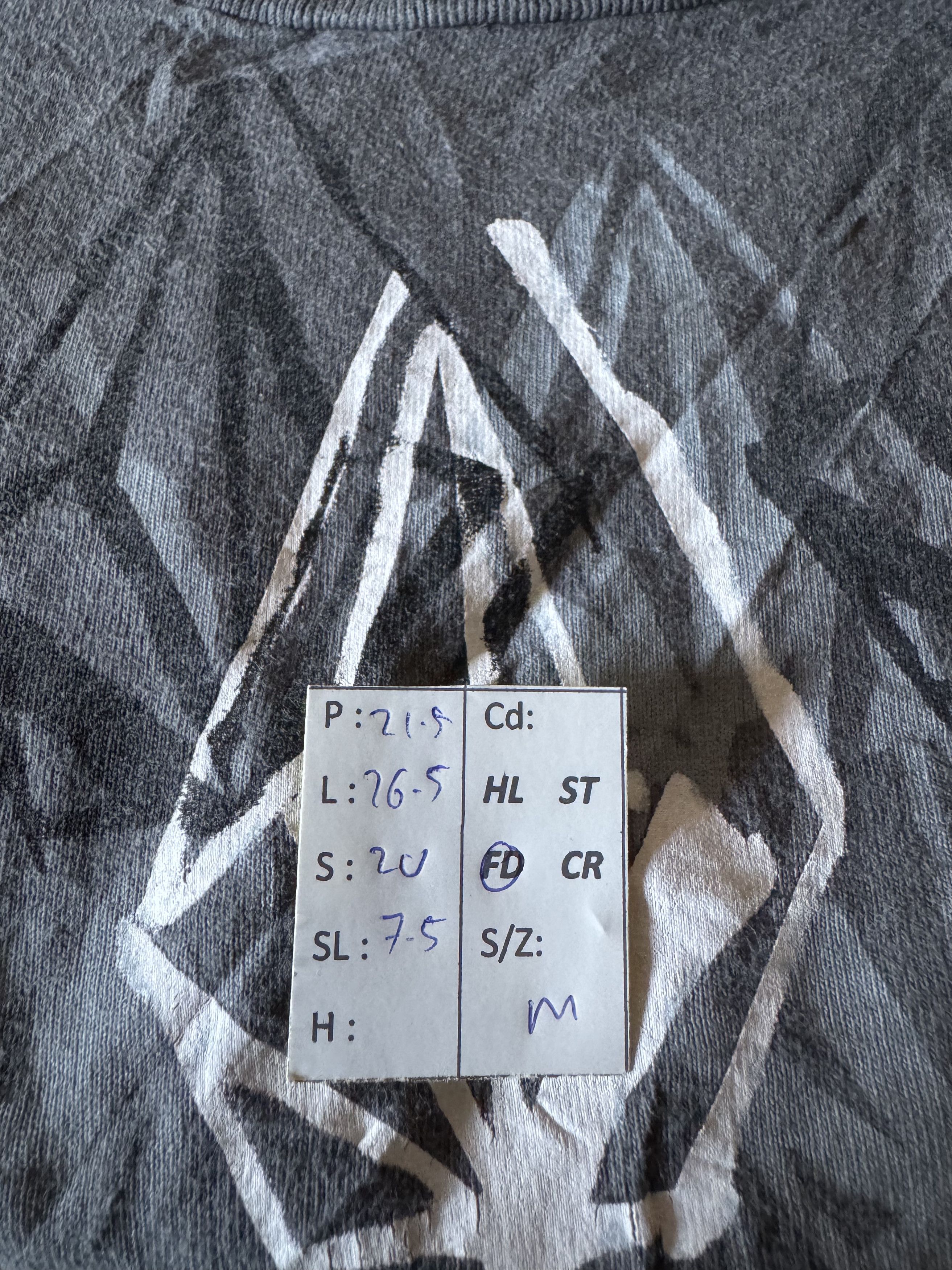 Vintage VINTAGE 2000s VOLCOM CLASSIC AOP SKATEBOARDING GRUNGE Y2K Ts Size US M / EU 48-50 / 2 - 15 Thumbnail