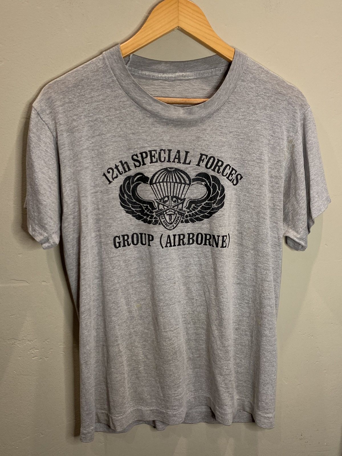 Vintage *RARE* Vintage 12th Special Forces Airborne Group T-Shirt Size US L / EU 52-54 / 3 - 1 Thumbnail