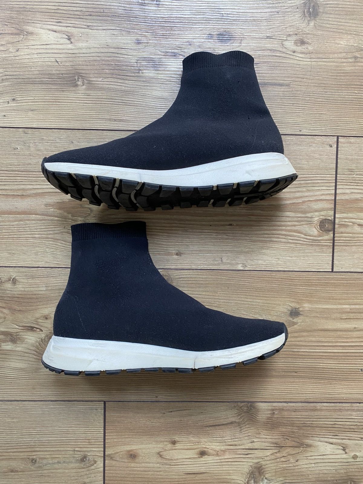 Prada Prada Sock Sneaker Size US 11 / EU 44 - 2 Thumbnail