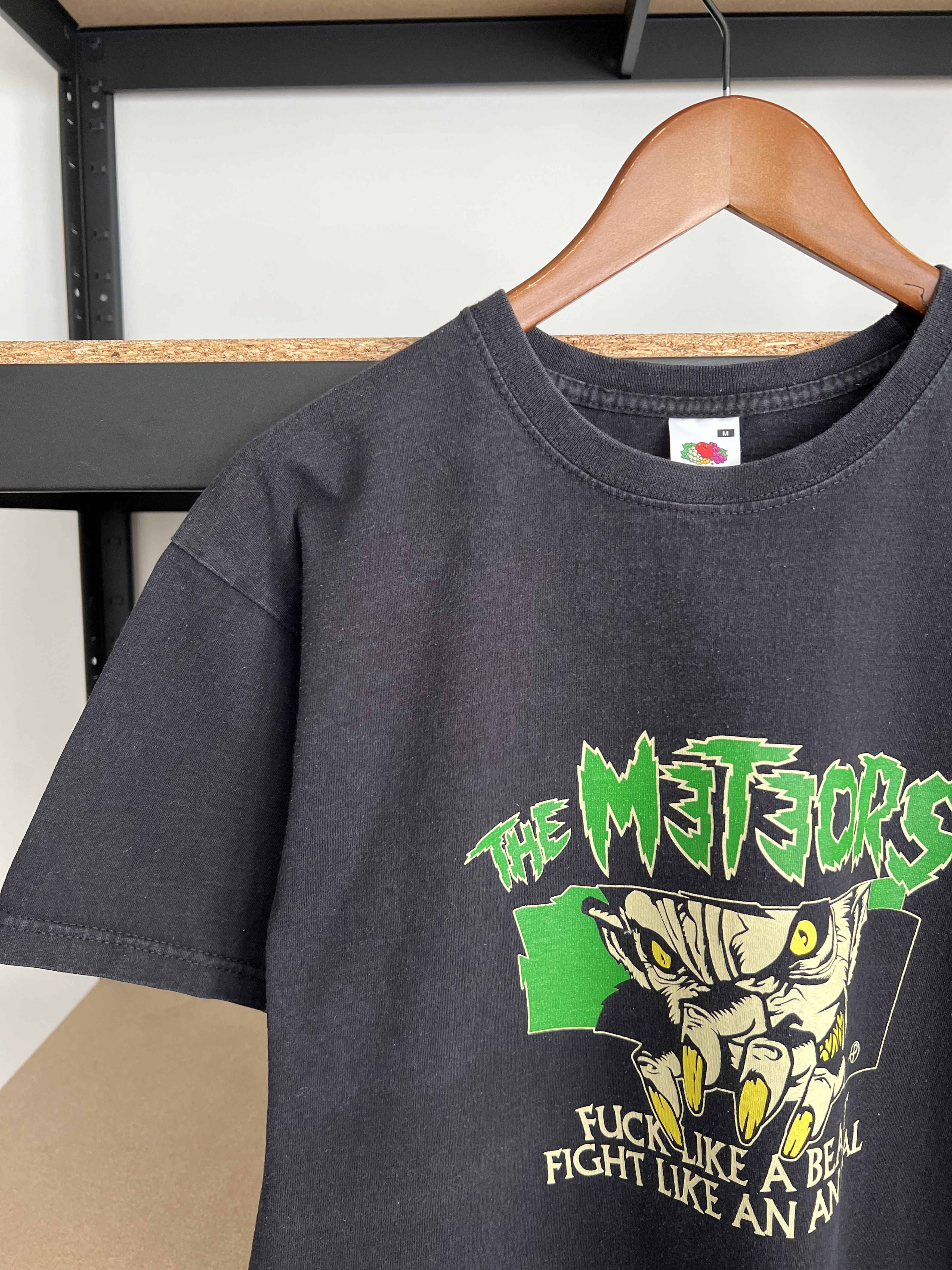 Band Tees Vintage 2000s The Meteors Psychobilly Band Black T-shirt Size US M / EU 48-50 / 2 - 11 Thumbnail