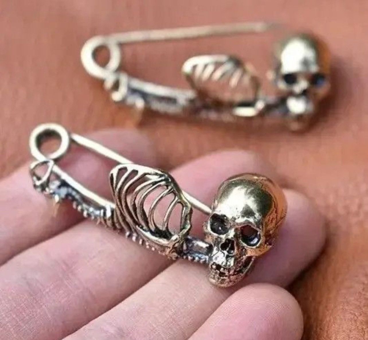 Jewelry 2Pcs / Set Gothic Skull Safety Brooches Size ONE SIZE - 1 Thumbnail