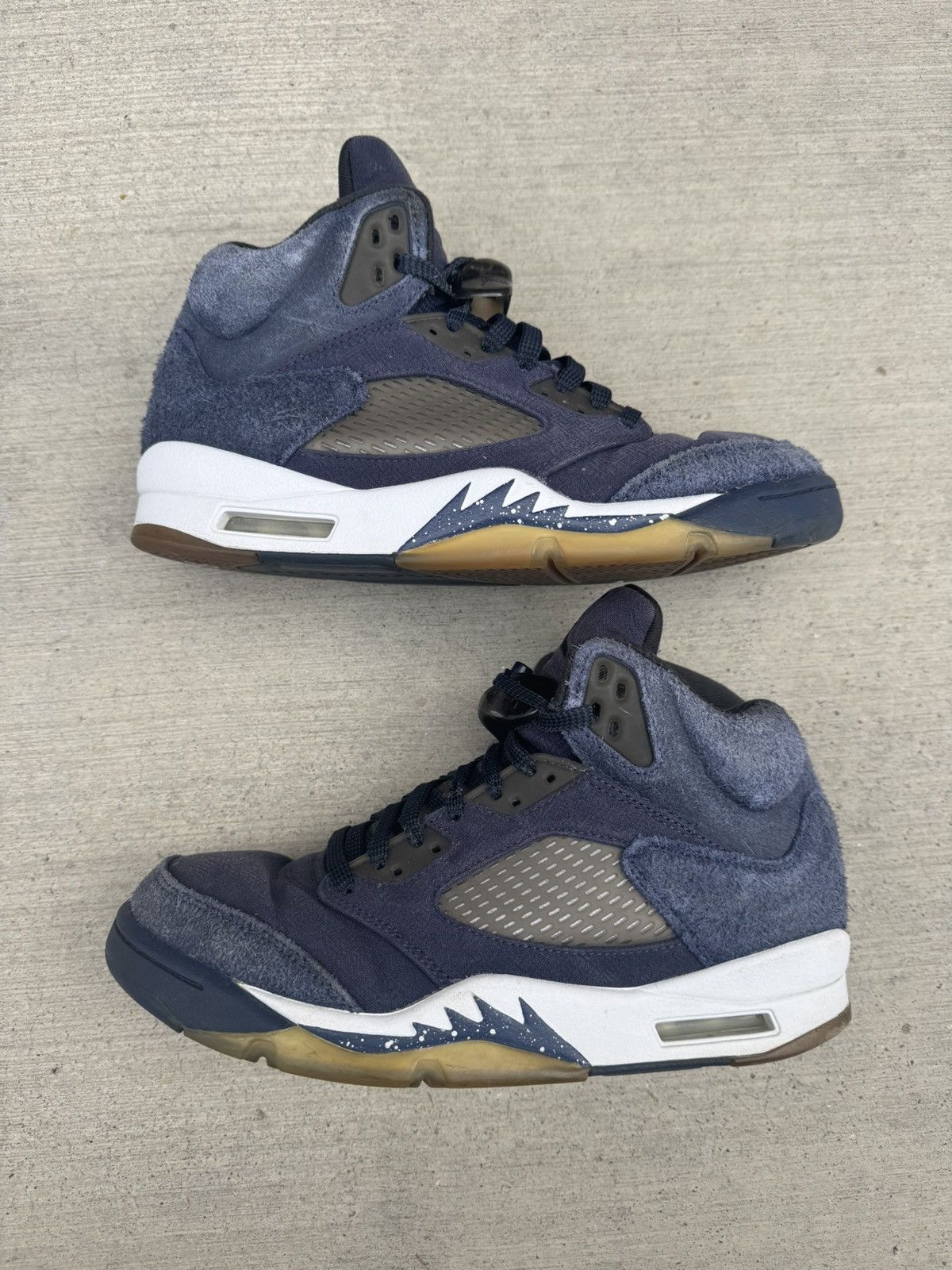 Jordan Brand JORDAN 5 RETRO MIDNIGHT NAVY SIZE 8 Size US 8 / EU 41 - 1 Thumbnail