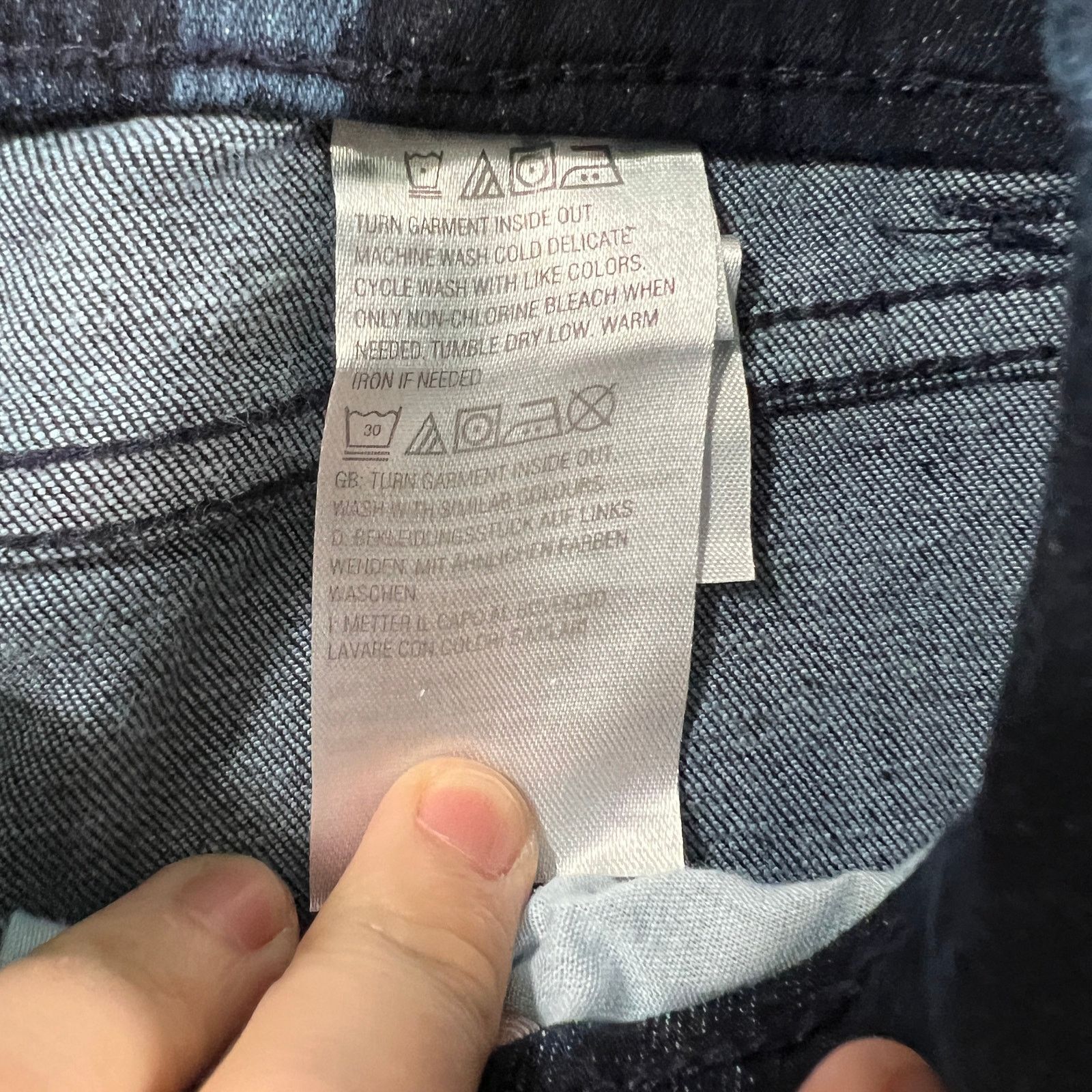 Other Denim & Co. Easy Stretch Denim Star Print Bermuda Shorts Size 34" / US 12 / IT 48 - 9 Thumbnail