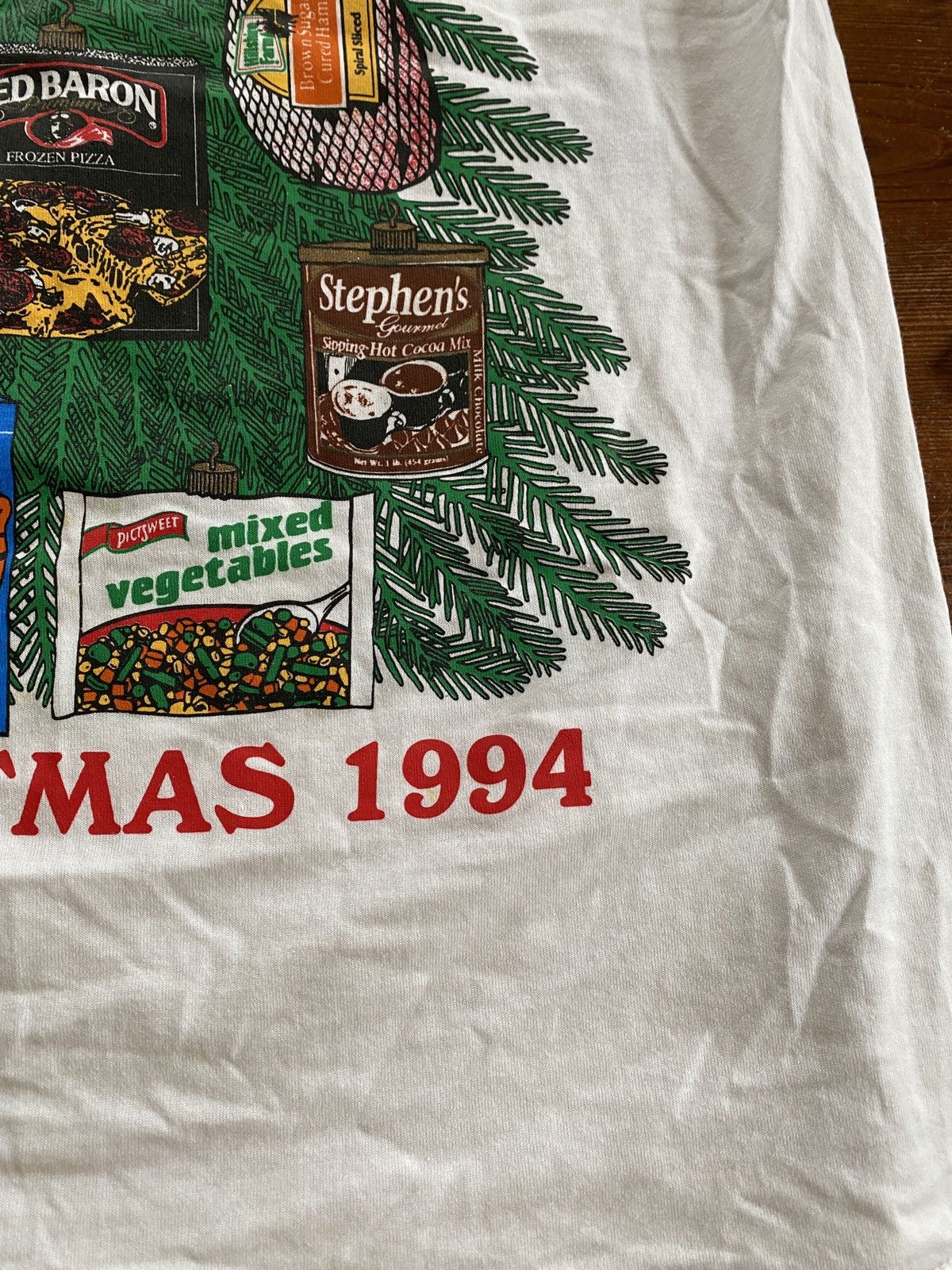 Vintage Vintage 1994 Albertsons Grocery Santa Xmas Single Stitch Tee Size US L / EU 52-54 / 3 - 8 Thumbnail