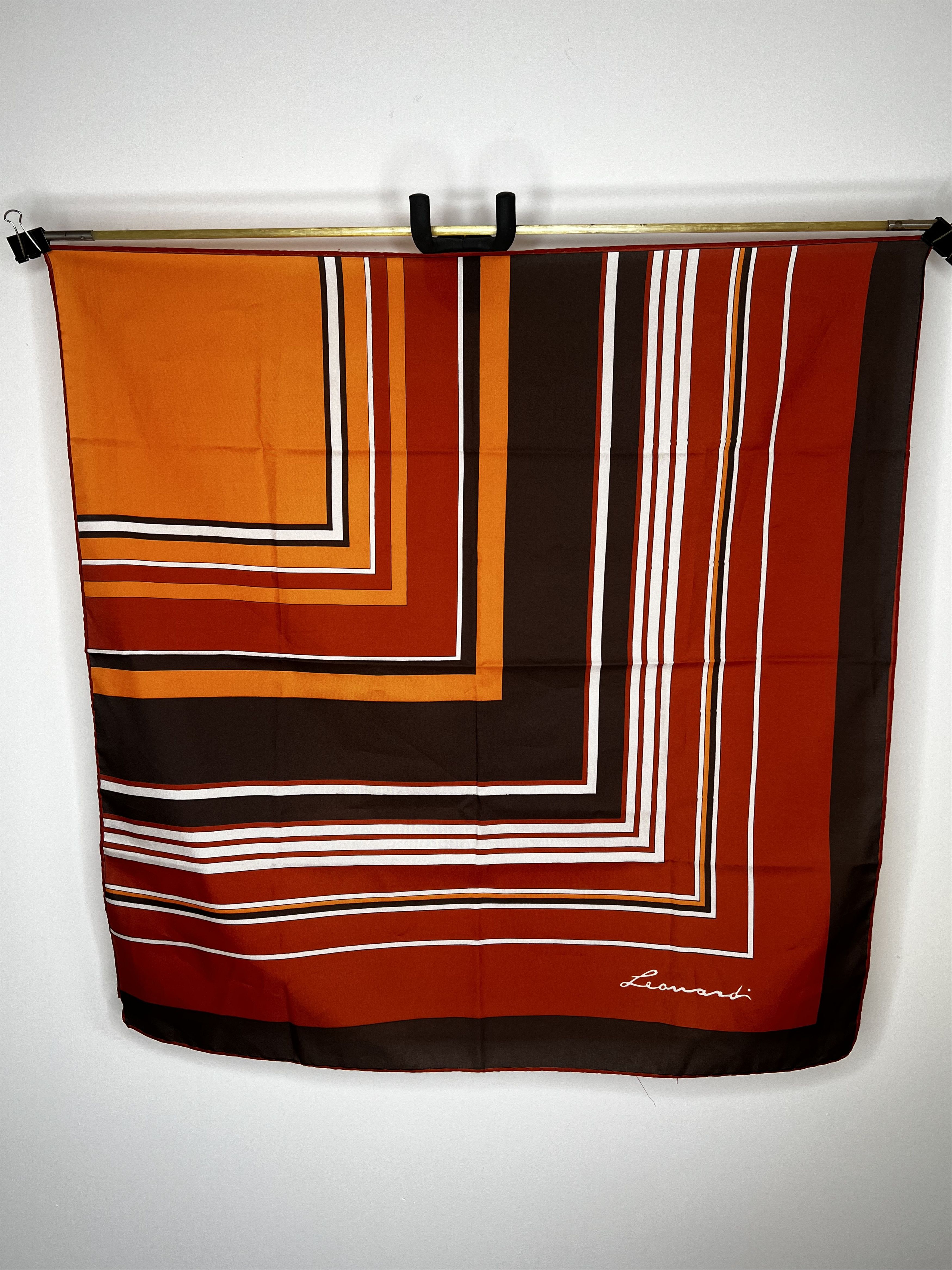Vintage VINTAGE LEONARDI SILK GEOMETRIC GRID SQUARE PATTERN SCARF Size ONE SIZE - 1 Thumbnail