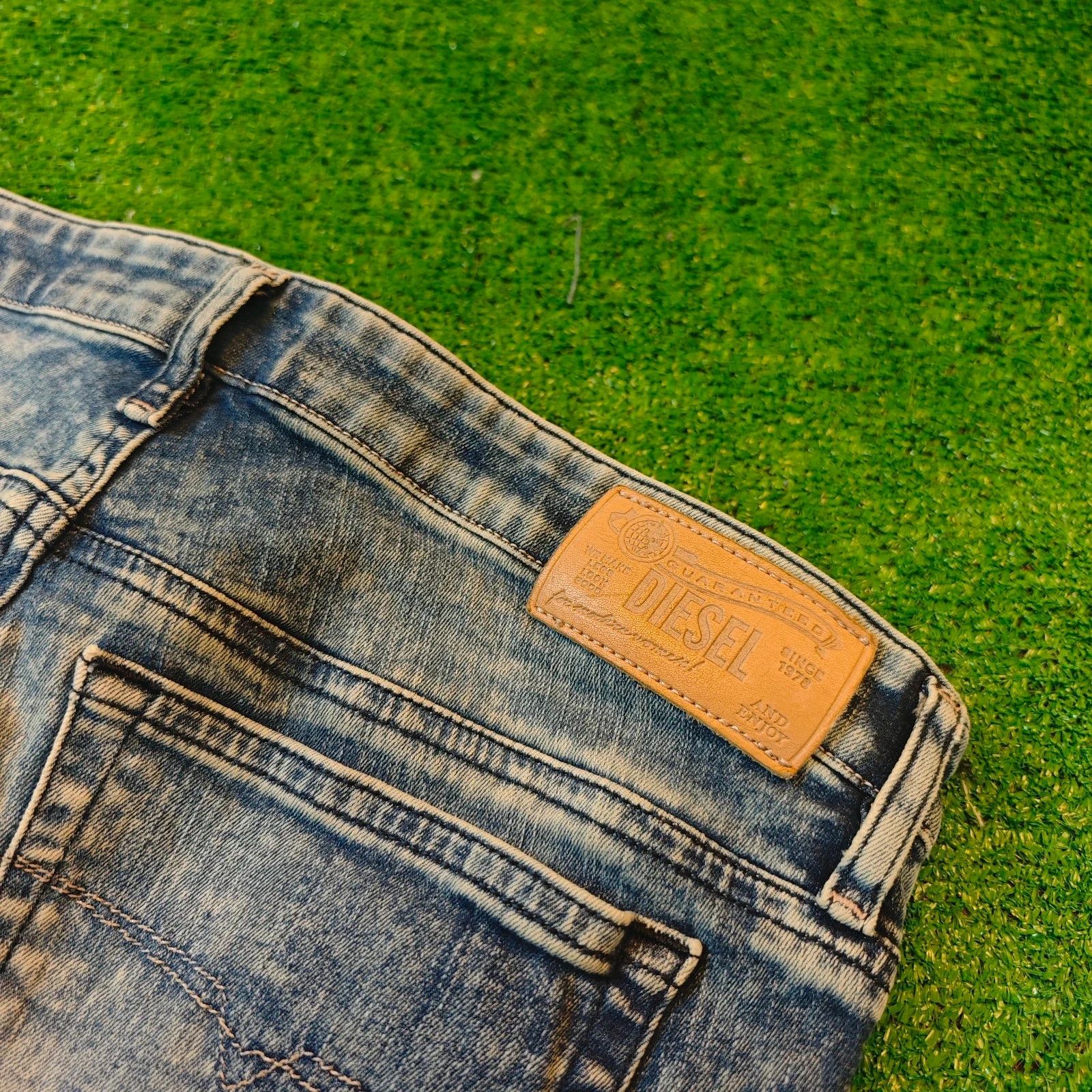 Diesel Diesel Skinzee-low Jeans Womens 30x32 stone wash super slim Size 30" / US 8 / IT 44 - 8 Thumbnail