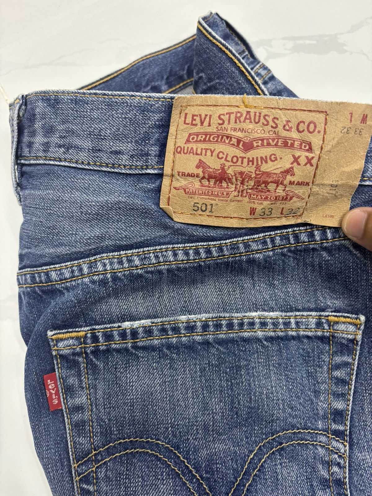 Levi's LEVIS 501 STRAIGHT LEG BUTTON FLY DISTRESSED DENIM JEANS Size US 34 / EU 50 - 10 Thumbnail