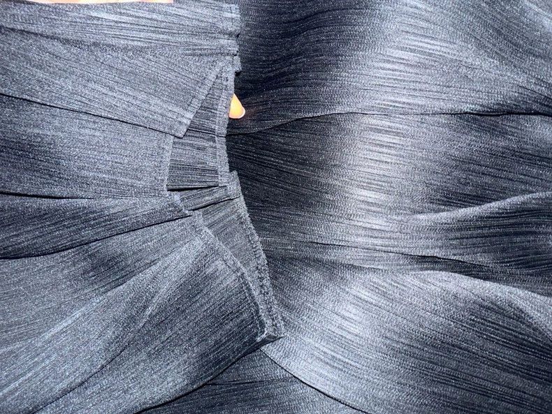Issey Miyake Issey Miyake size:m Black pleated skirt Size 42" / US 20 - 7 Thumbnail